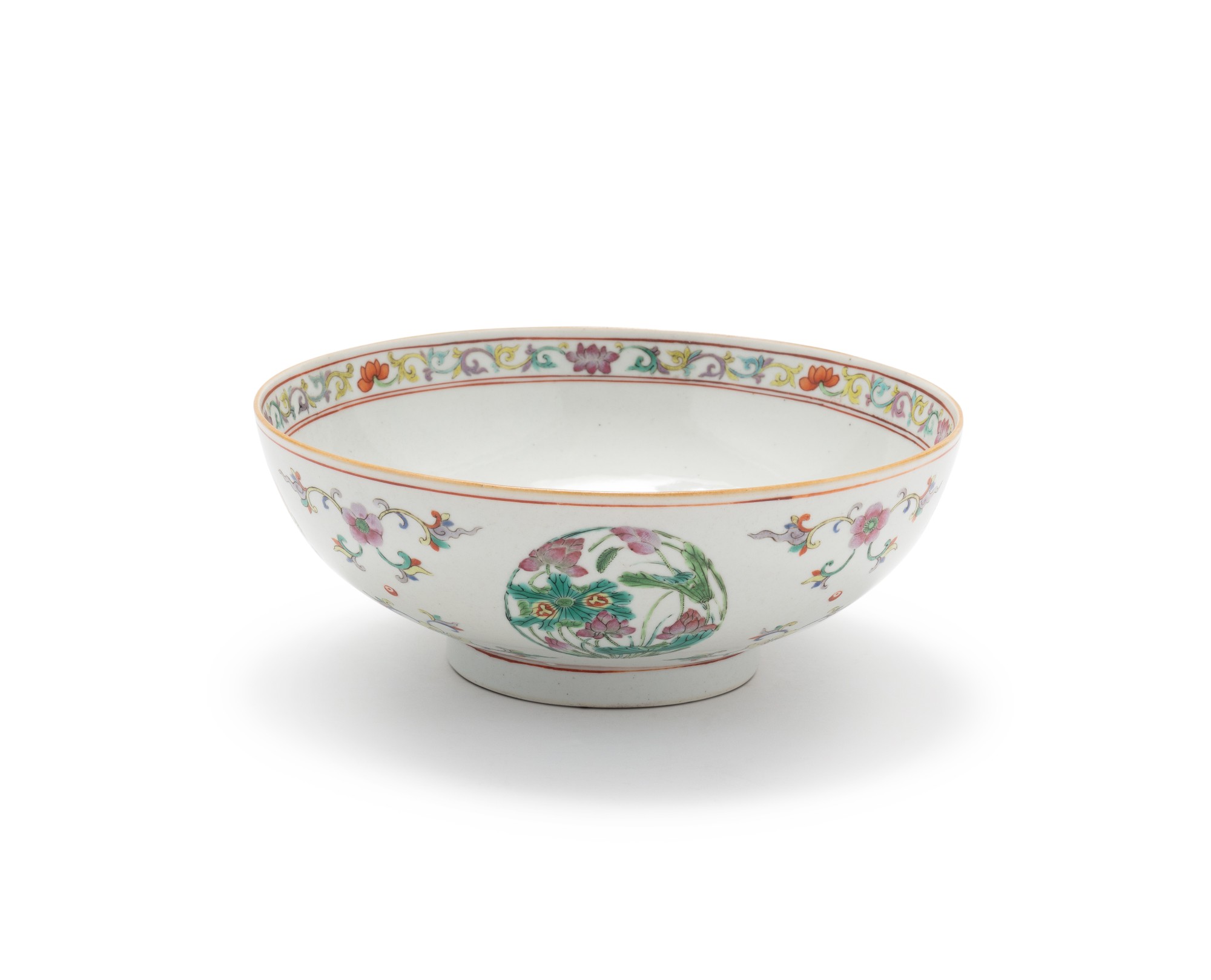A famille-rose 'floral' bowl — 清嘉慶 粉彩花卉紋盌  《大清嘉慶年製》款