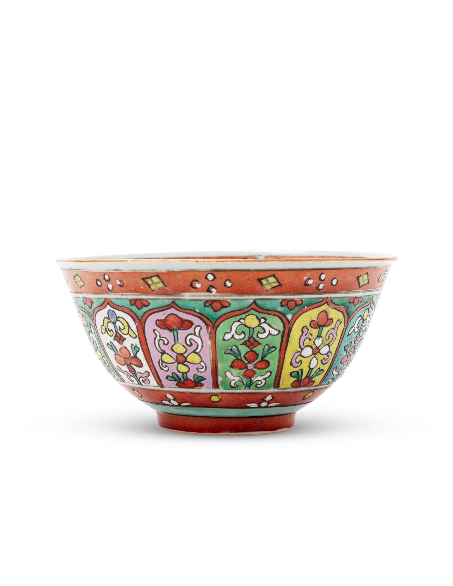 A large 'benjarong' floral bowl — 十九世紀 外銷暹羅班加隆花卉紋盌