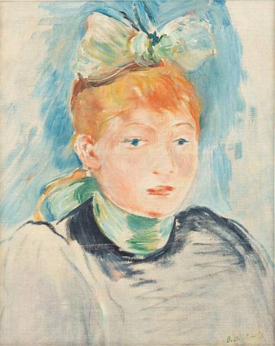 Jeune fille rousse en chapeau