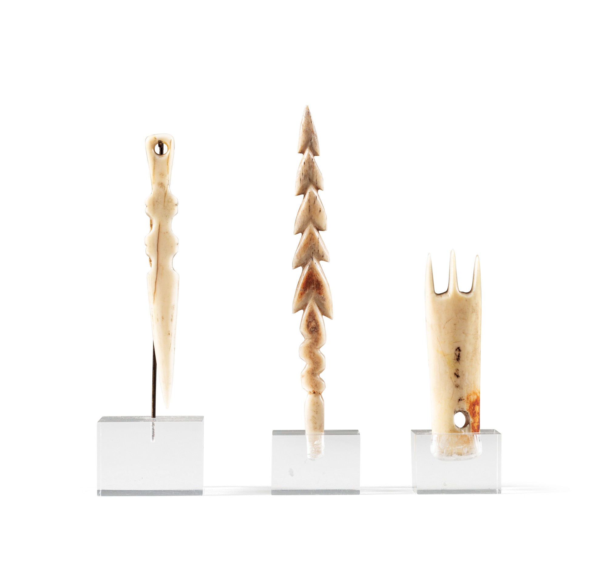Three harpoon points in bone and walrus ivory, Inuit, Alaska — Three harpoon points in bone and walrus ivory, Inuit, Alaska