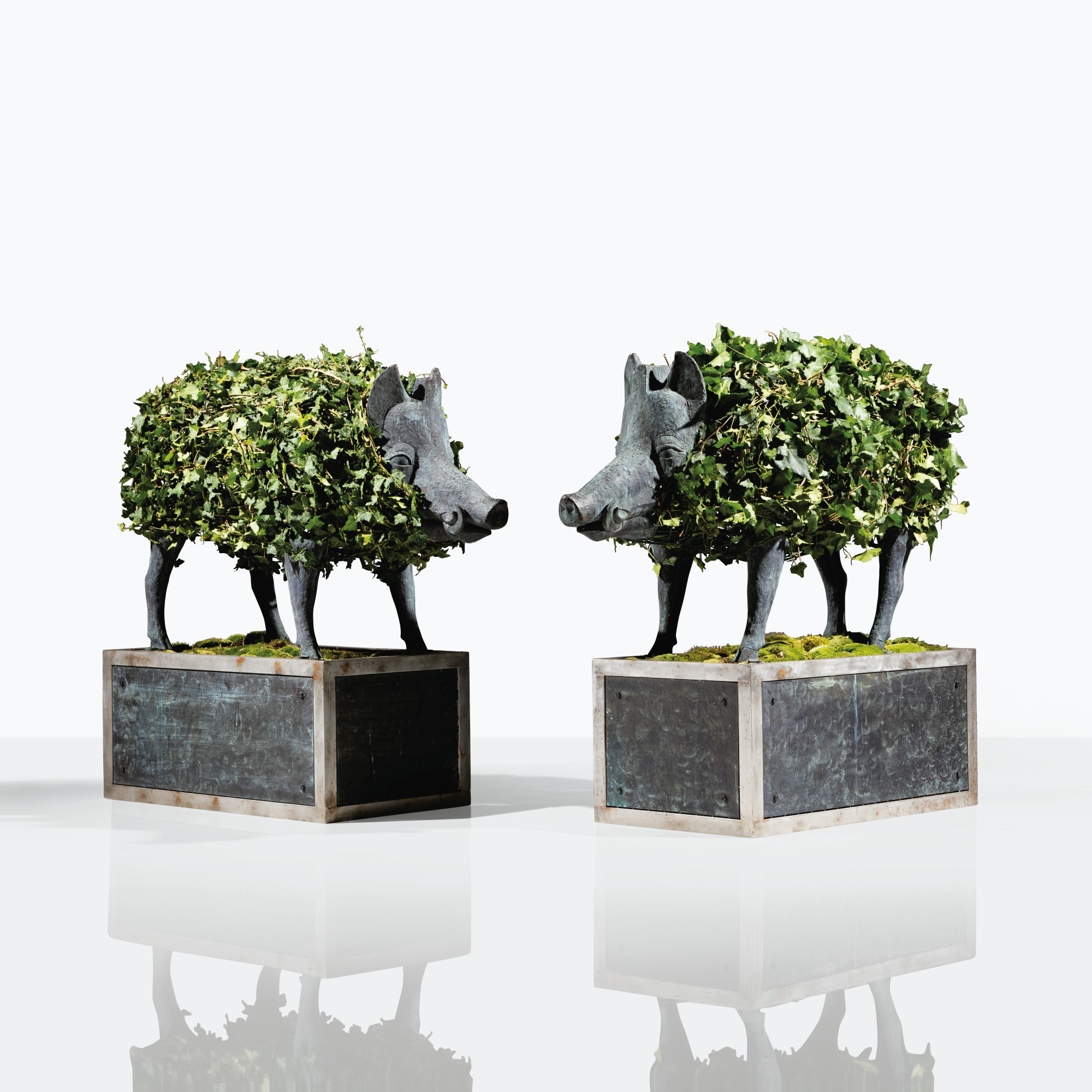 François-Xavier Lalanne, 1927 - 2008 — Paire de Sangliers Topiaires