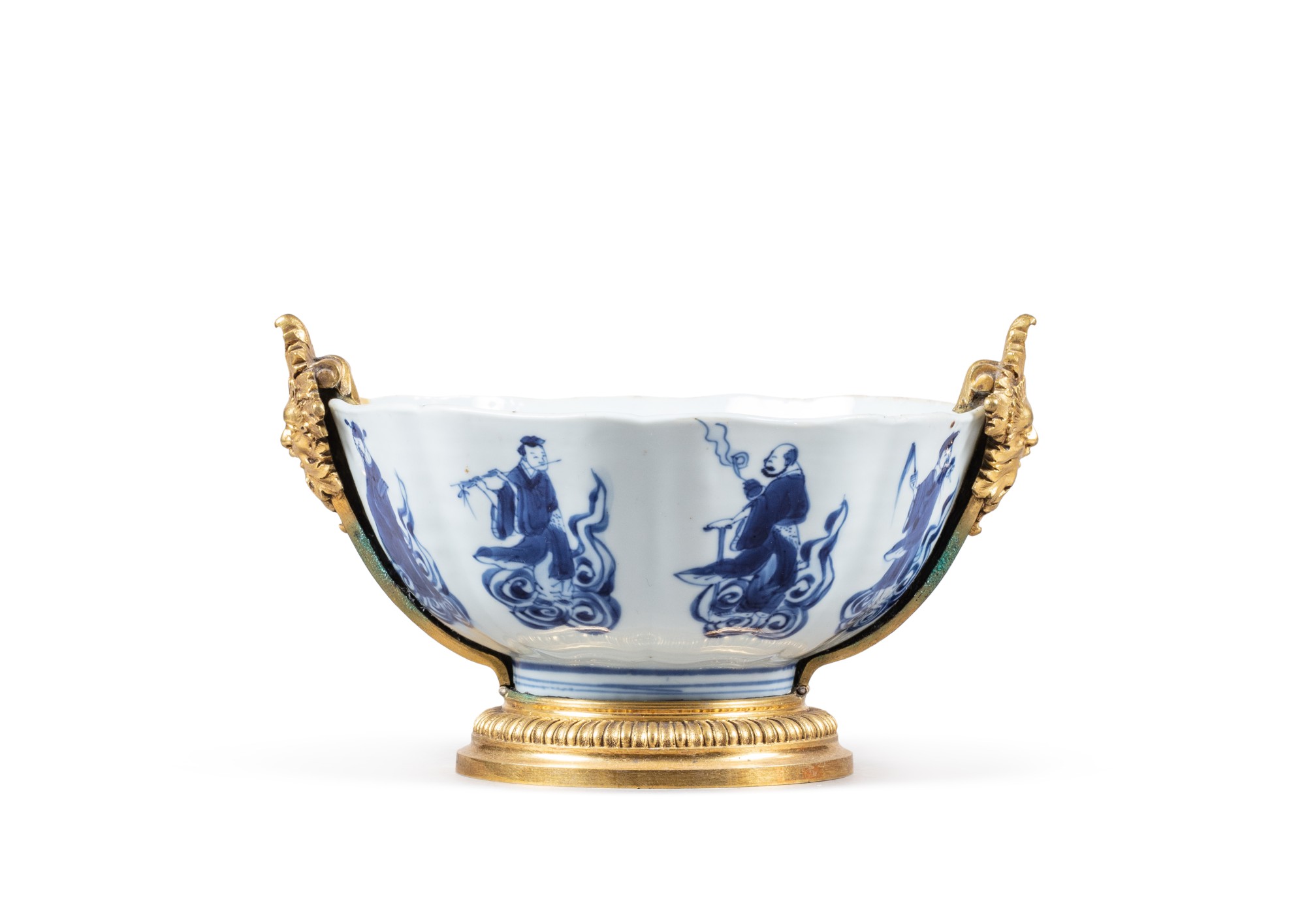 Unknown — Bol en porcelaine de Chine bleu-blanc et monture de bronze doré de style Régence, XIXe siècle
