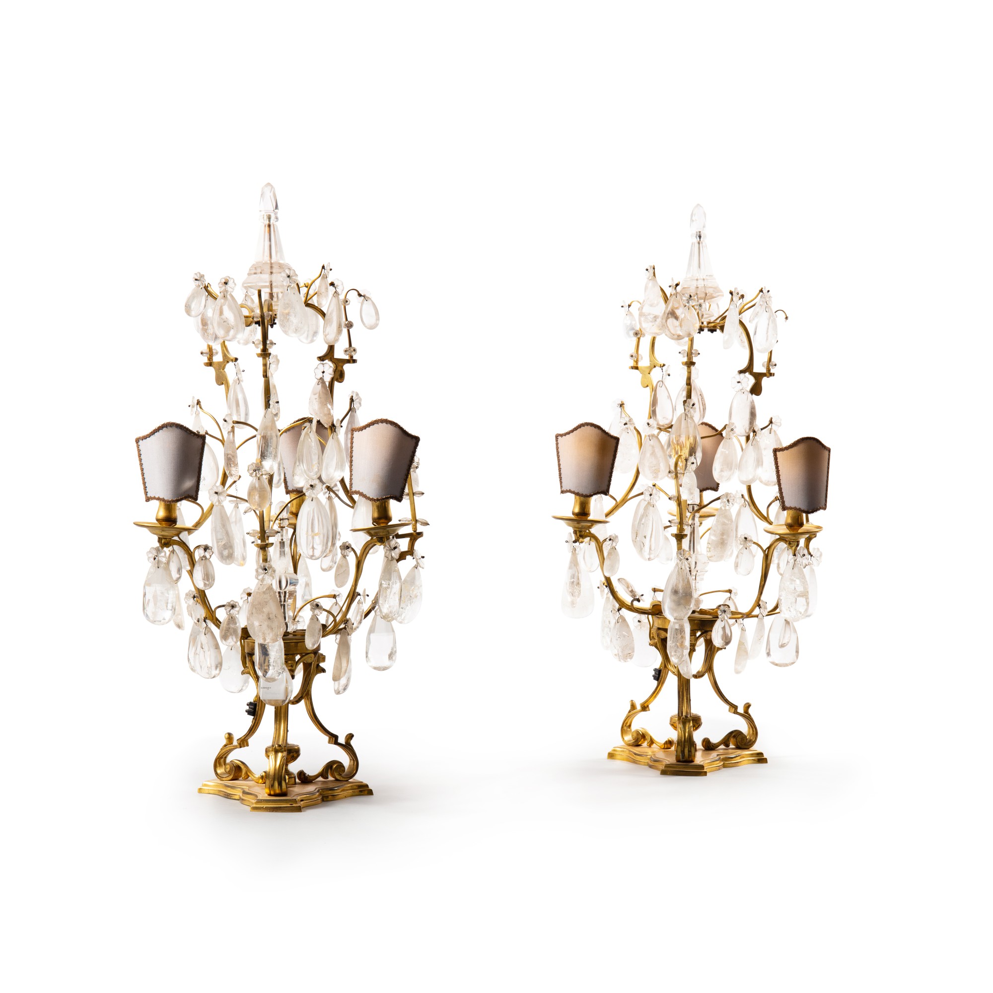 Unknown (Historical) — Paire de girandoles à trois lumières en bronze doré et cristal de roche de style Louis XV, XXe siècle