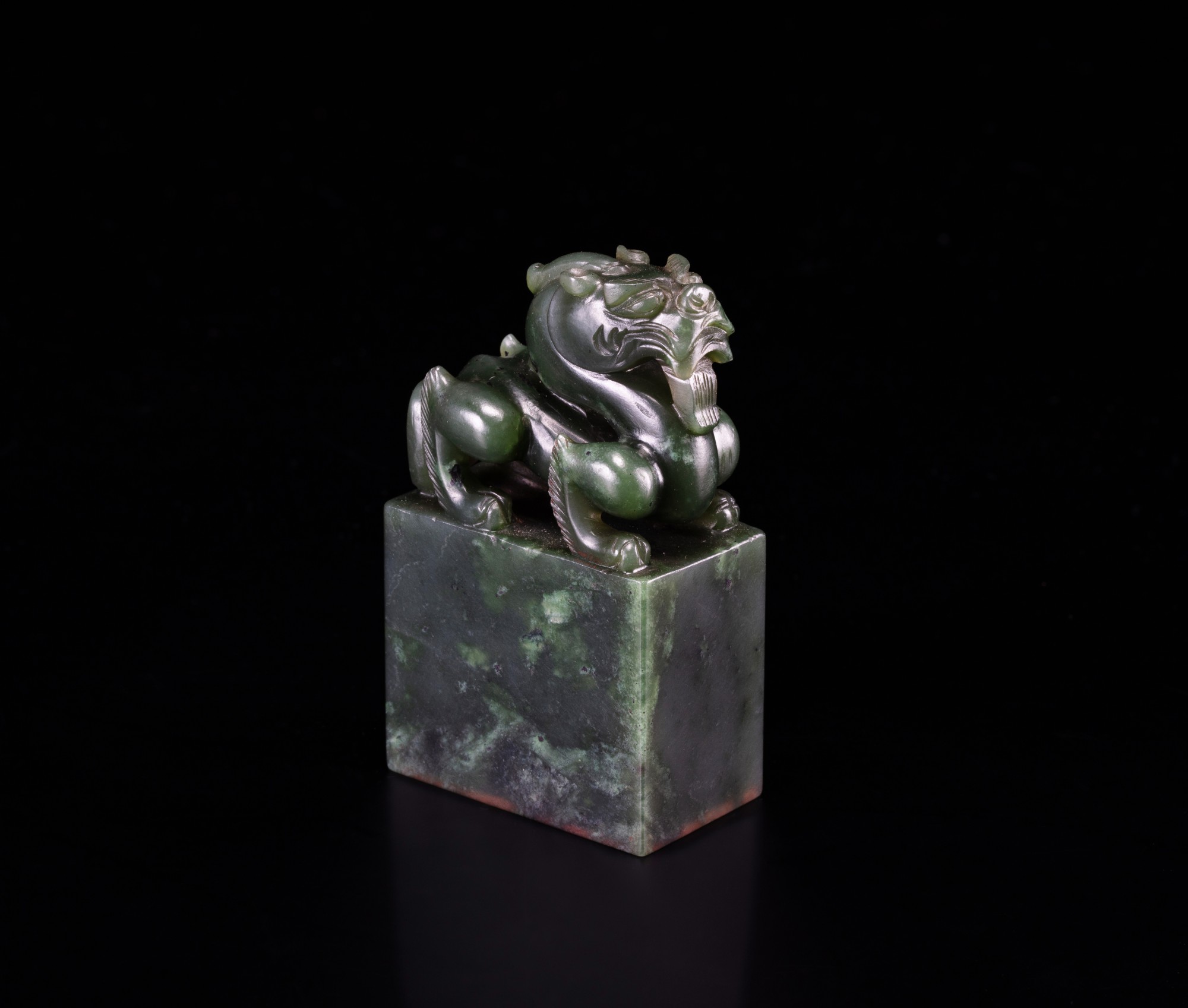 Unknown — 清乾隆 御製和闐青玉龍紐璽 印文：得遂初心