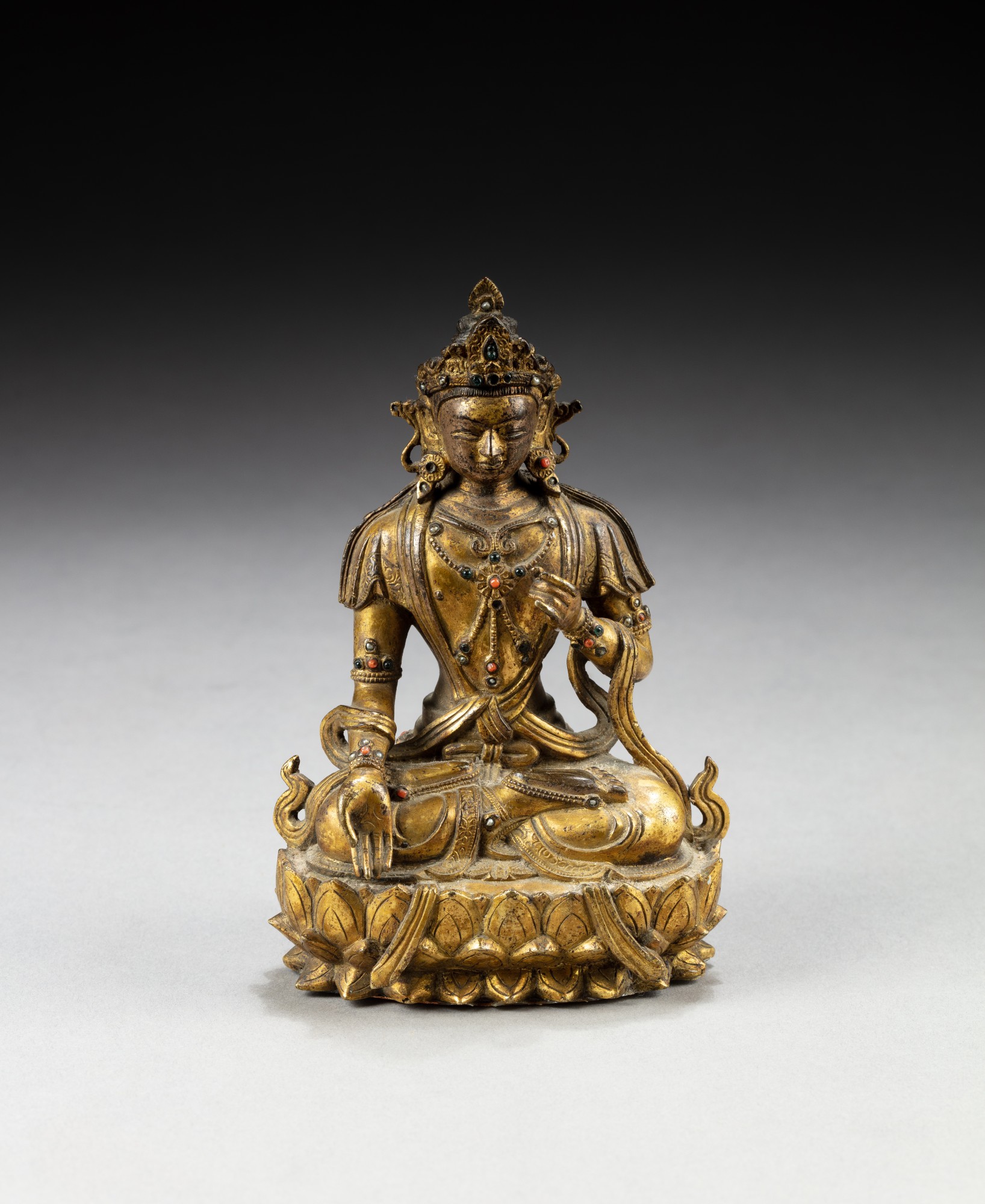 Unknown (Historical) — 清 十七至十八世紀 鎏金銅度母或白傘蓋佛母坐像