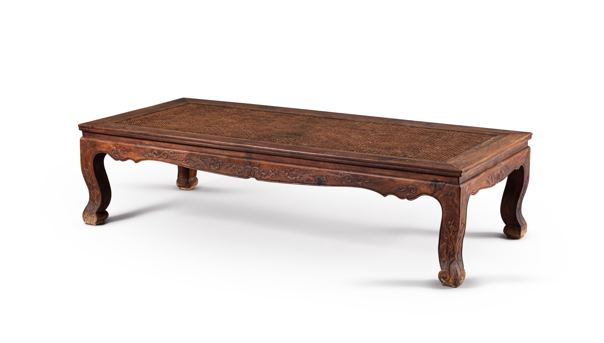 A massive huanghuali couch-bed — 明十七世紀 黃花梨榻