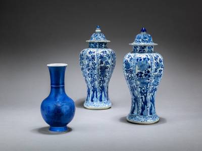 清康熙 青花八方將軍罐及灑藍地瓶 一組三件