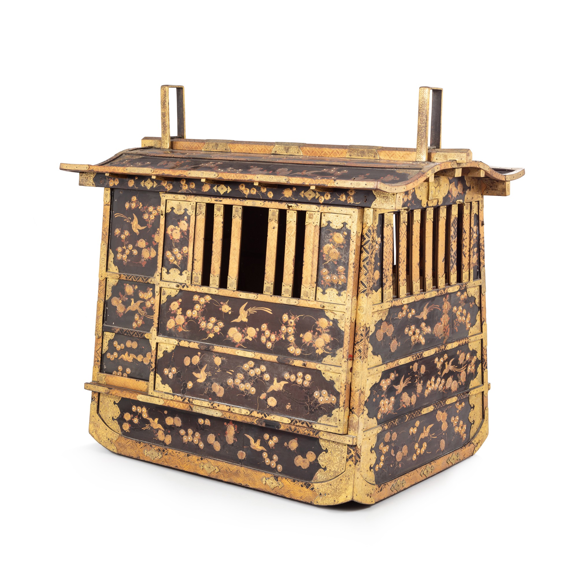 A superb black, silver, gold and red lacquer palanquin with shell inlays — 日本 江戶時代 十八世紀 黑漆描金銀加彩嵌寶轎