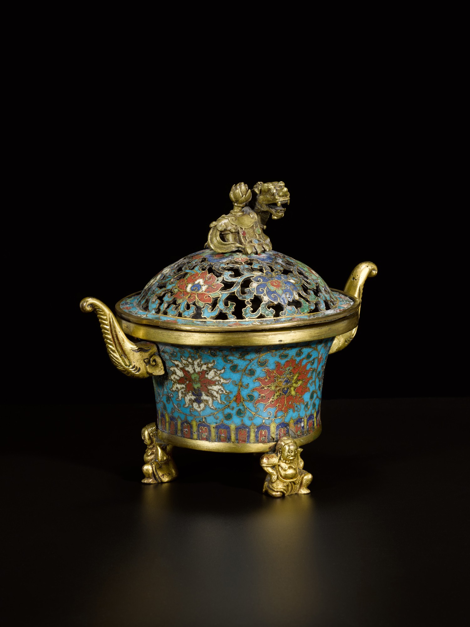 Unknown — 明十六至十七世紀 掐絲琺瑯獅鈕三足熏爐