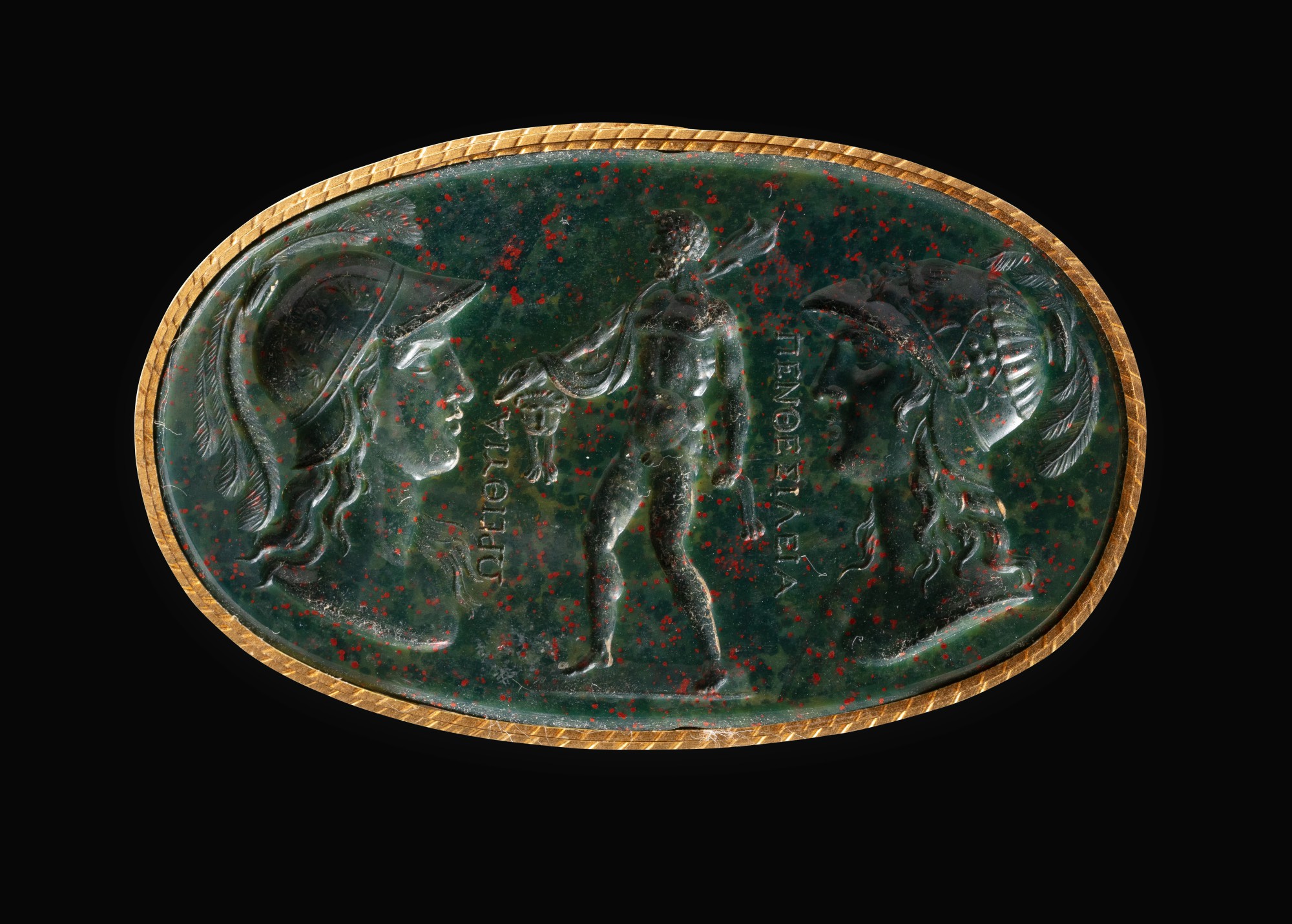 Intaille avec les bustes d'Orythie et de Penthésilée flanquant Hercule tenant sa massue