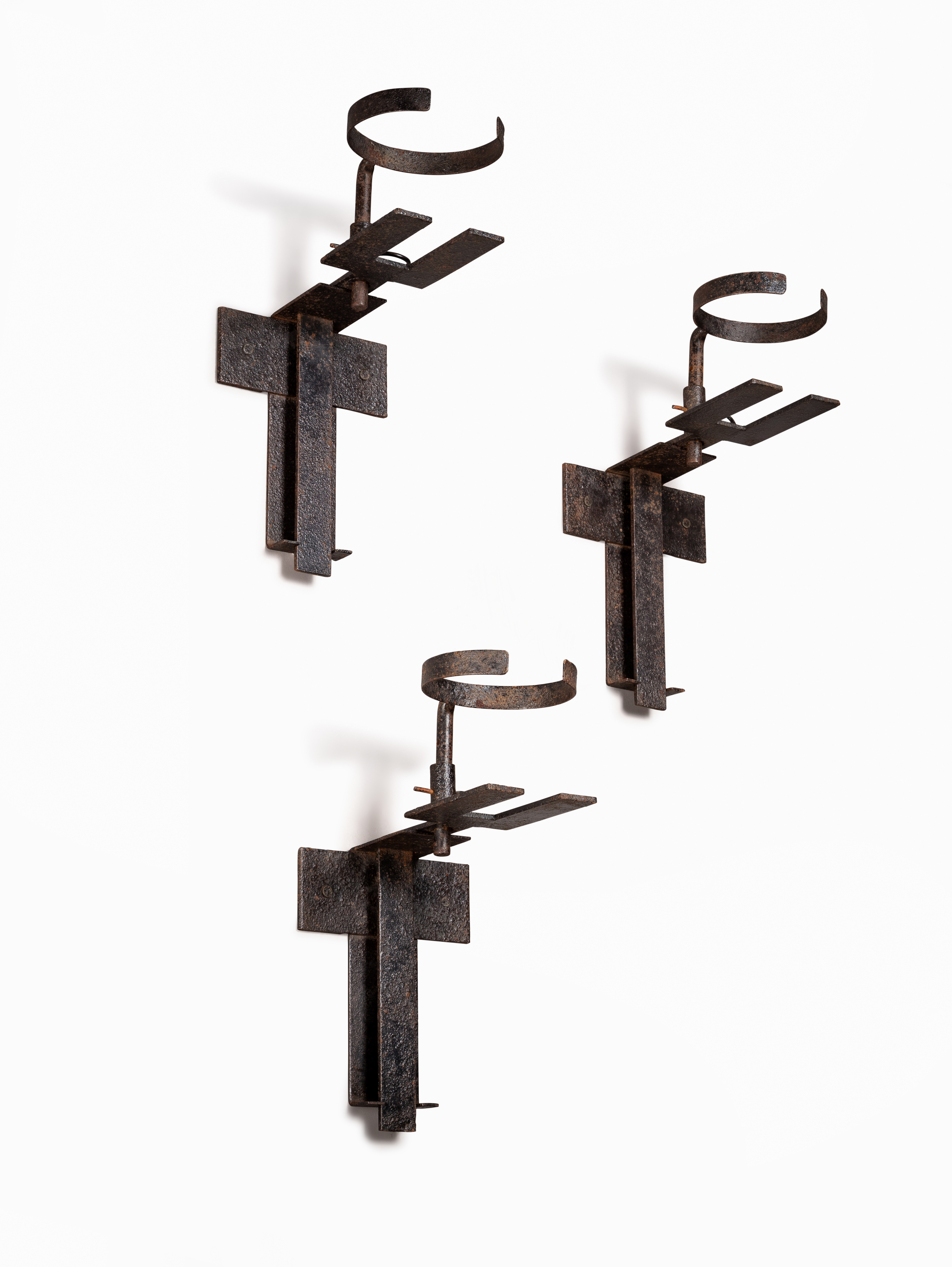 Trois porte-plantes muraux, modèle PF83