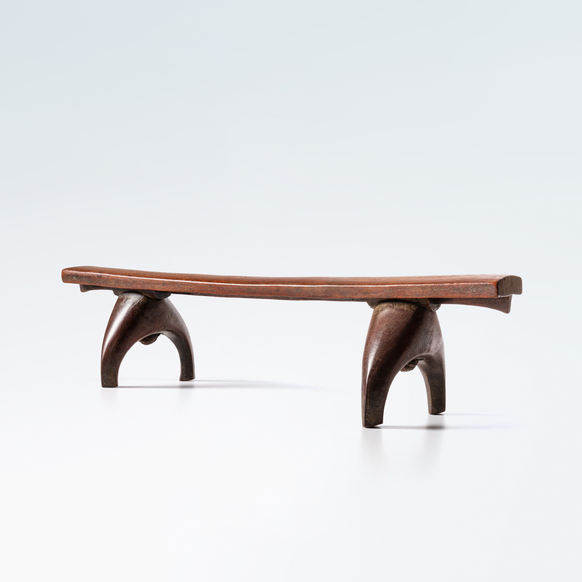 Appuie-nuque kali, Îles Tonga — Appuie-nuque kali, Îles Tonga | Kali Neckrest, Tonga Islands