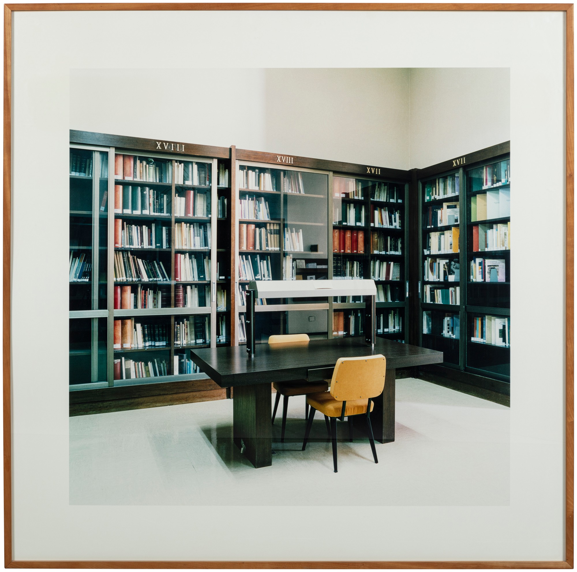 Candida Höfer — Museo Archeologico de Madrid I, 2000