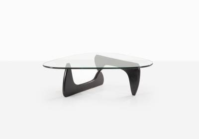 Table basse, le modèle créé en 1944, notre exemplaire récent