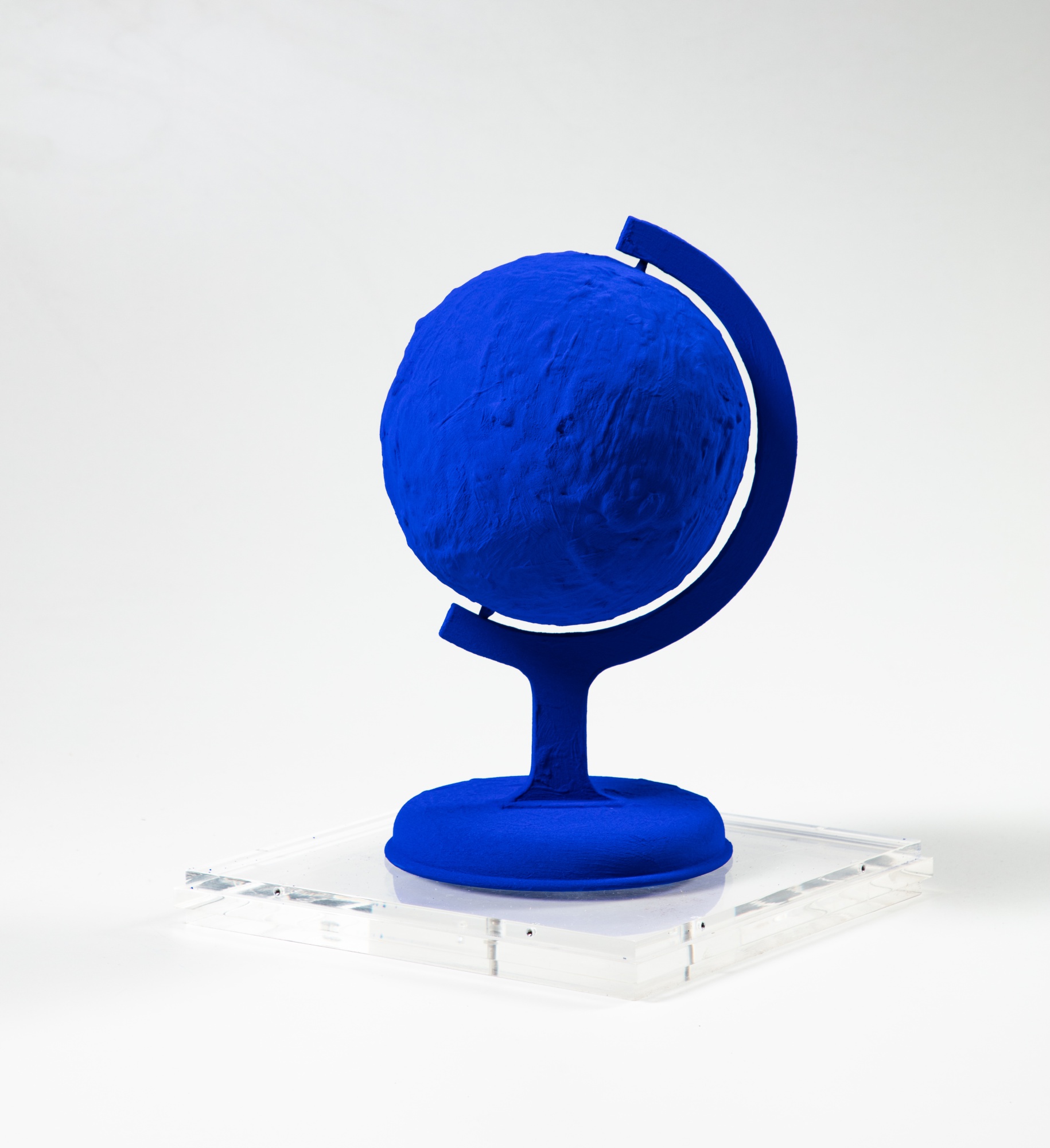 Yves Klein — La Terre Bleue