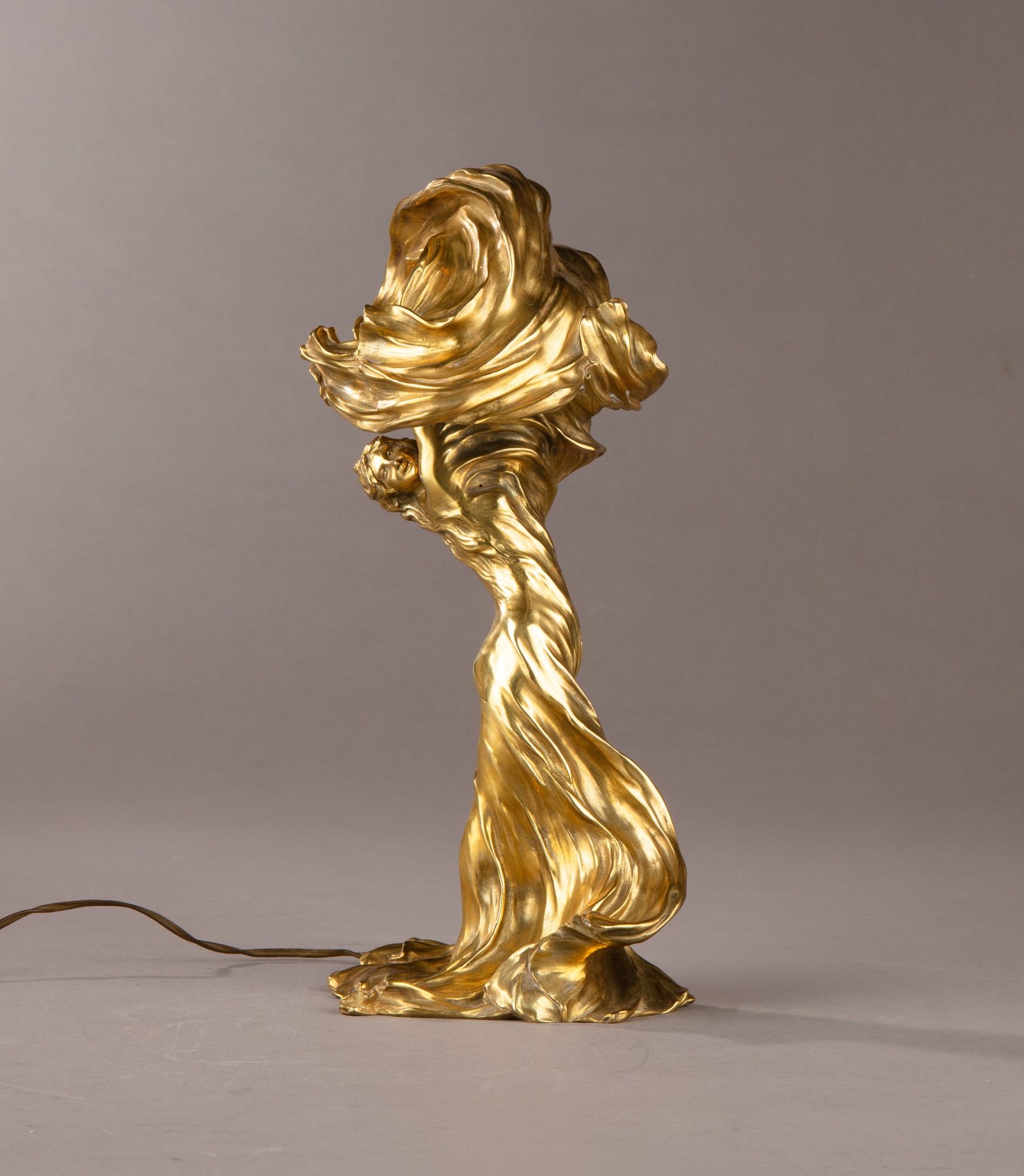 Loïe Fuller (cambrée en arrière)