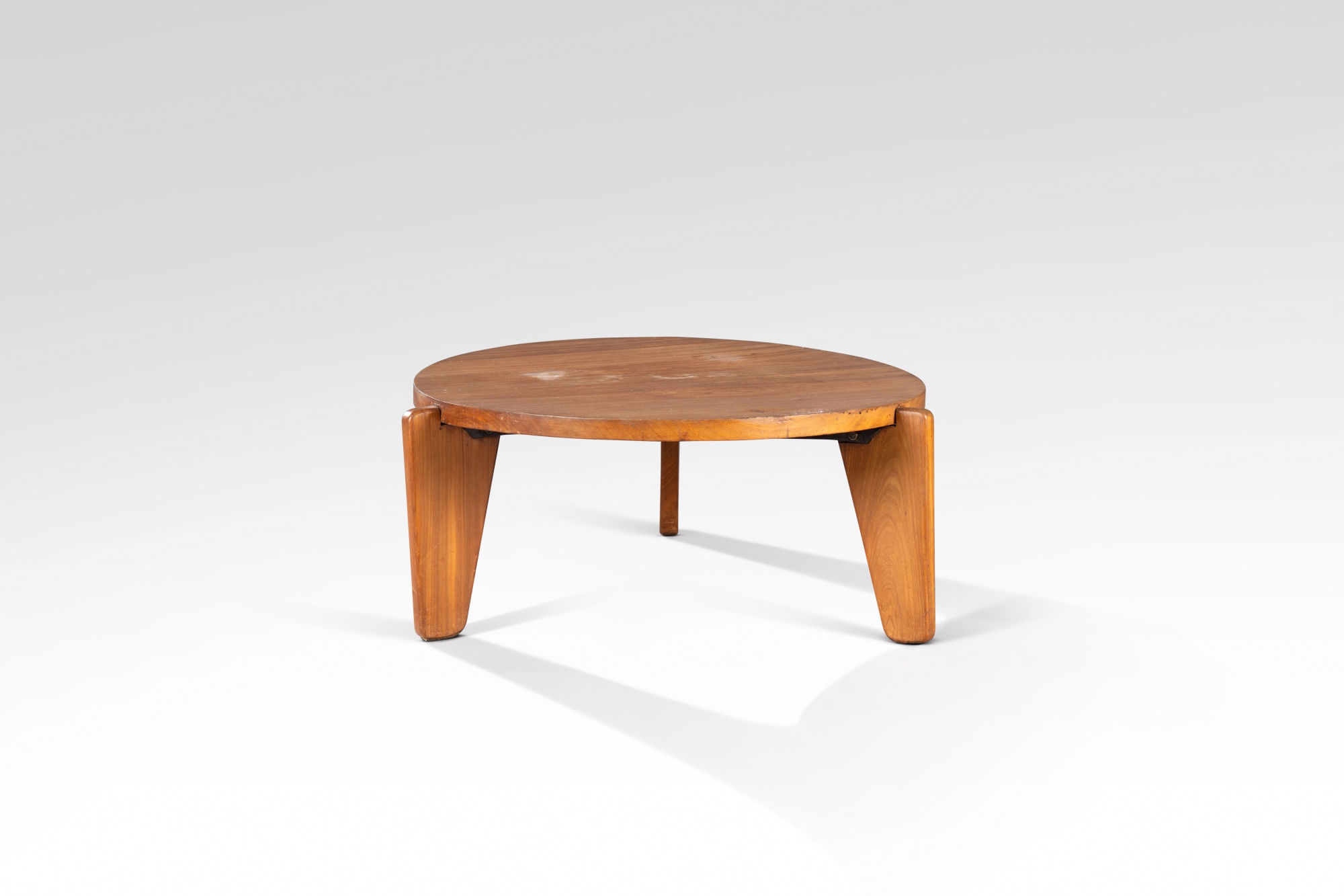 Jean Prouvé — Guéridon bas, modèle 402