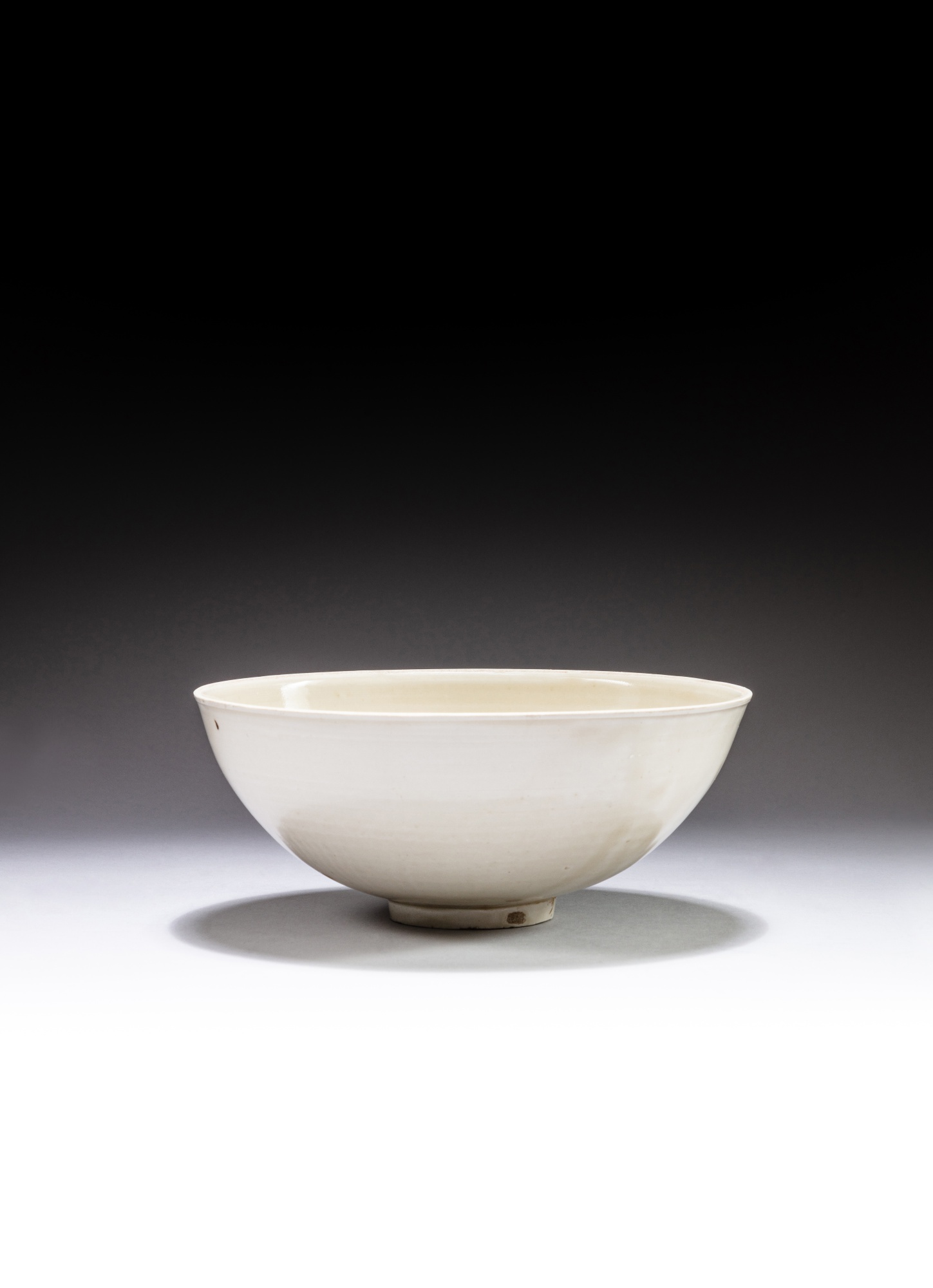 A 'Ding' white-glazed bowl — 宋 定窰白釉盌