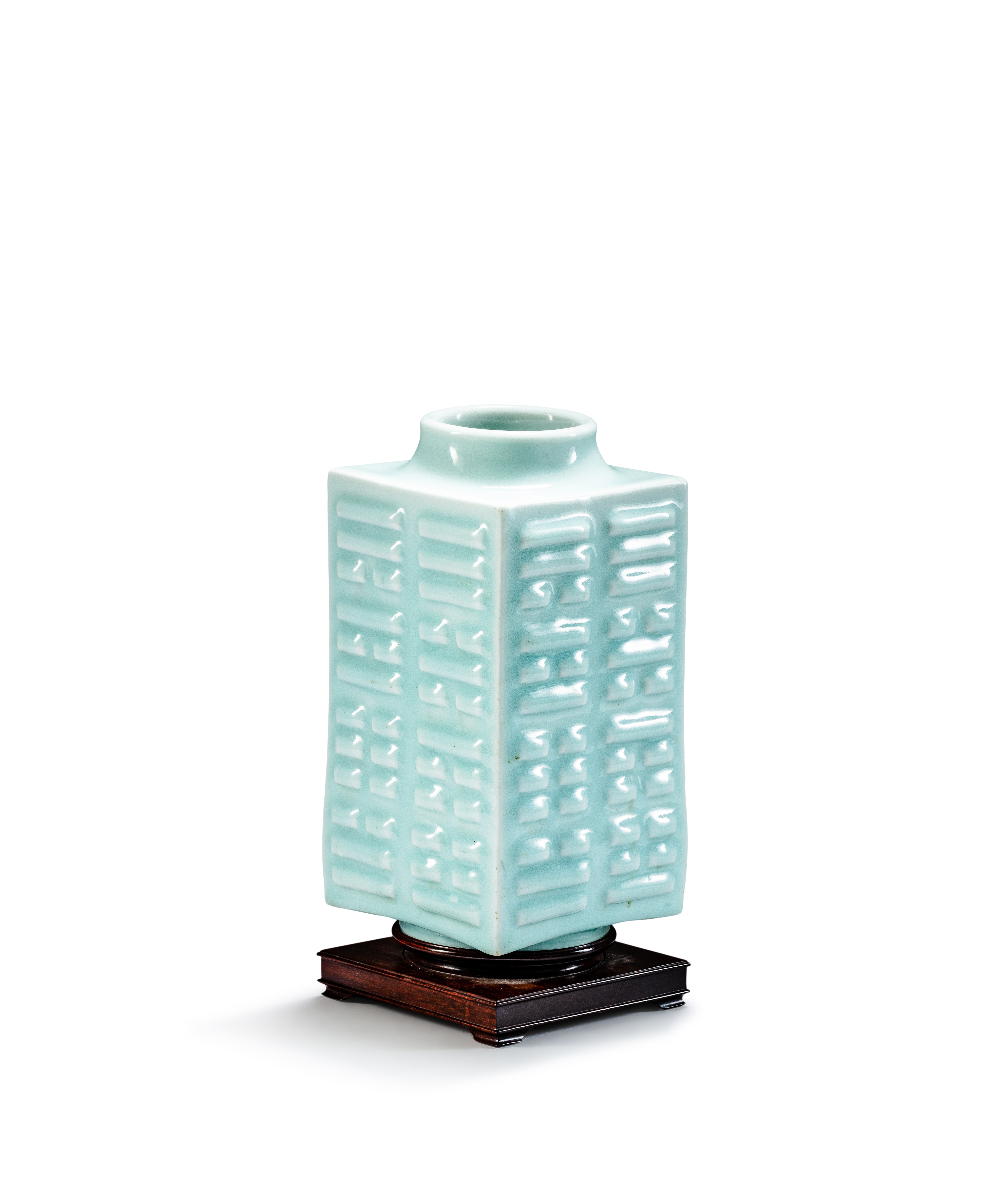 A celadon-glazed cong-shaped 'trigram' vase — 清光緒 粉青釉八卦紋琮式瓶《大清光緒年製》款