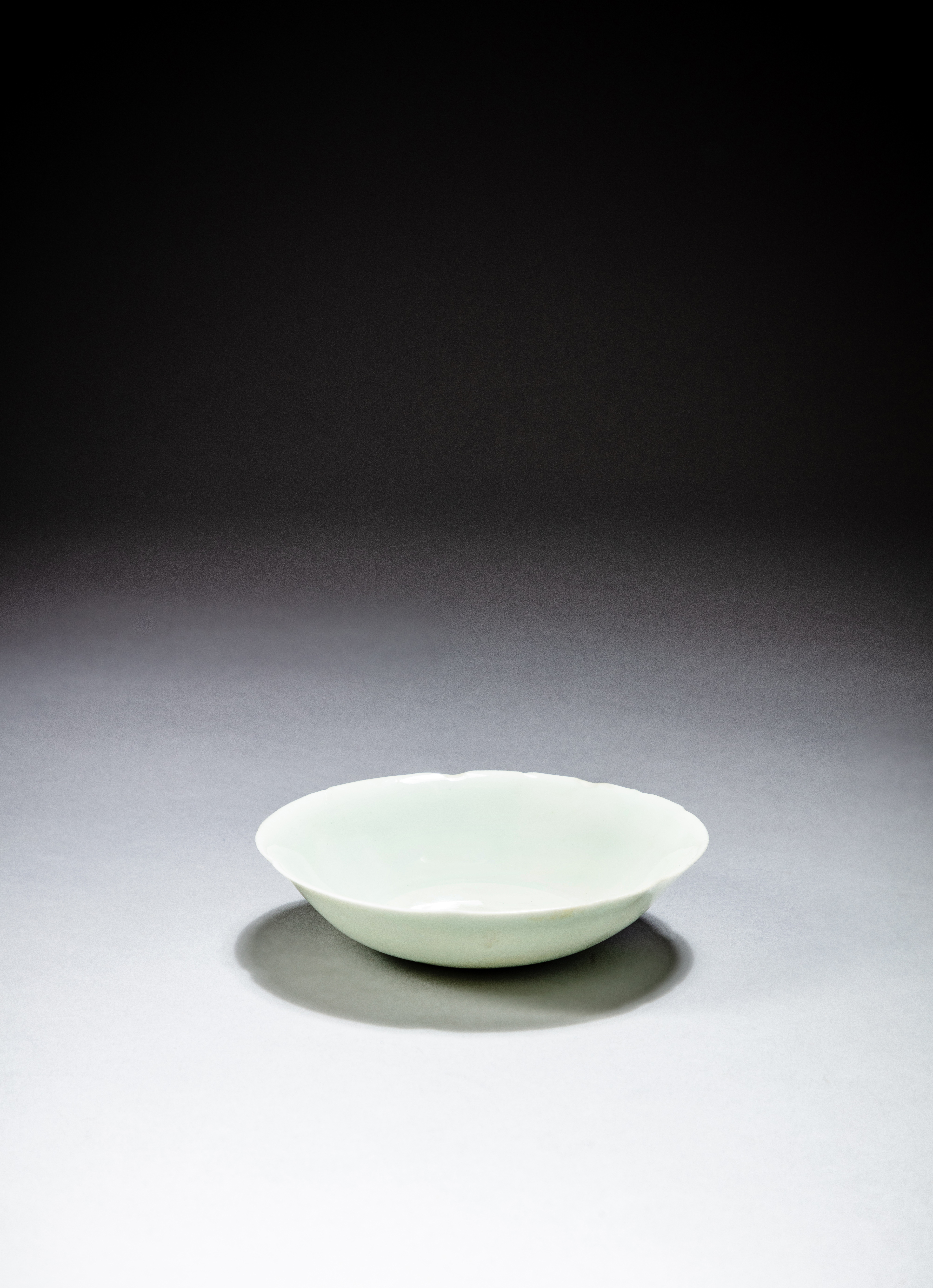 A Qingbai lobed bowl — 宋 青白釉葵口淺盌
