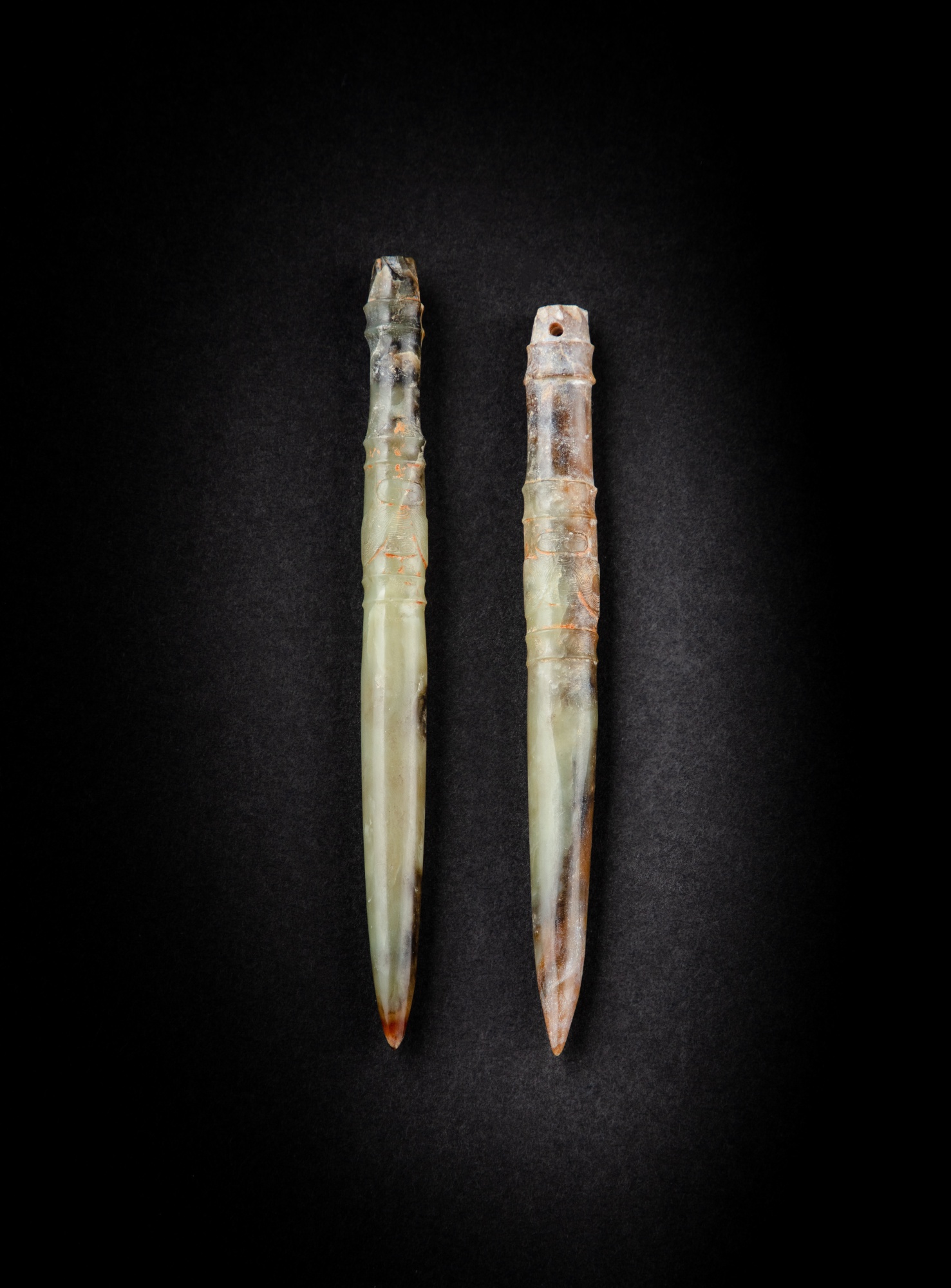 Two 'animal mask' jade pendants or hairpins — 新石器時代 良渚文化 玉獸面形飾或首簪及獸形首簪一組兩件