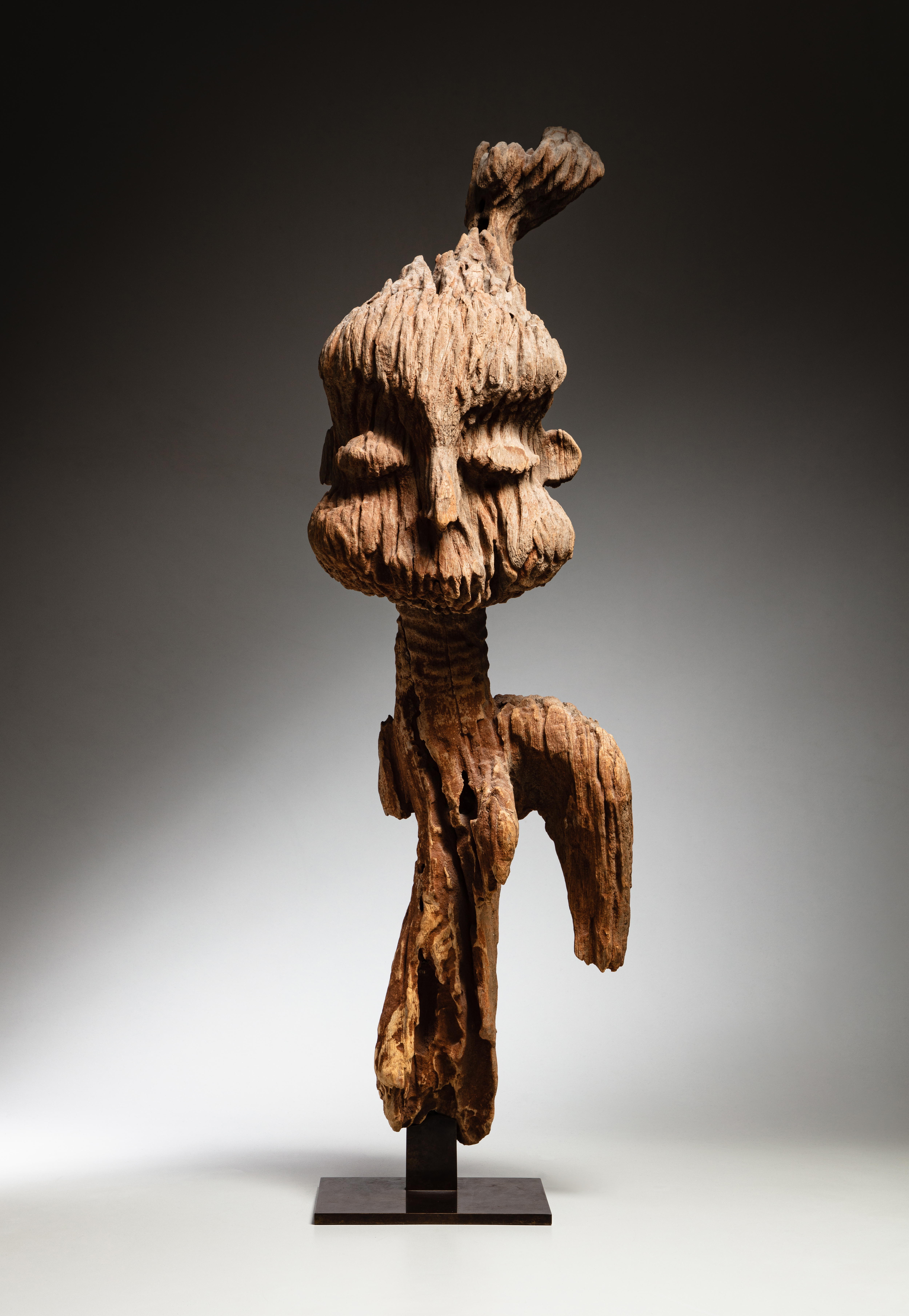 Statue-portrait du roi Toukam, Royaume de Batoufam, Bamiléké, Cameroun — Batoufam Kingdom Portrait Figure of the King Toukam, Bamileke, Cameroon