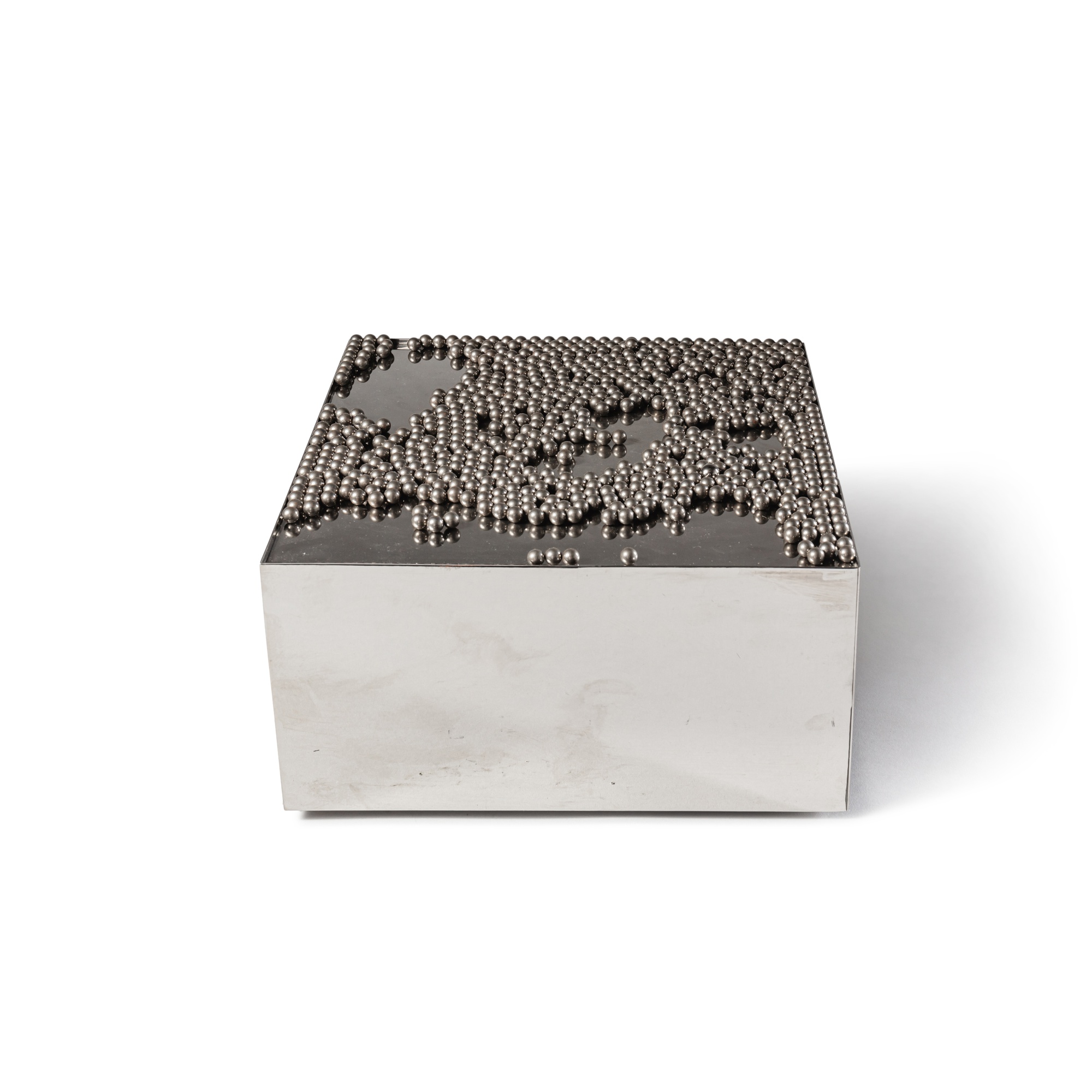 730 billes sur un plateau