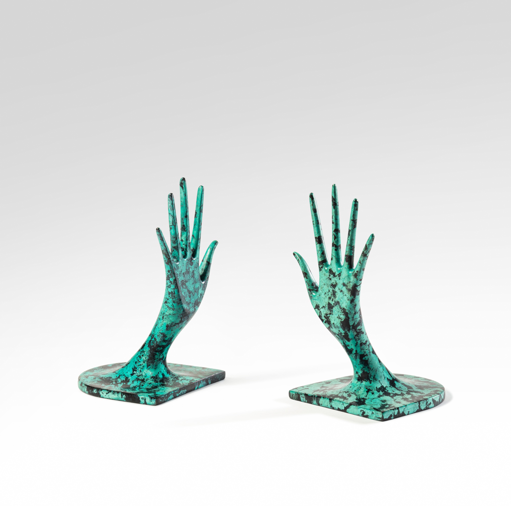 Judy Kensley Mckie — Serre-livres Help Hands