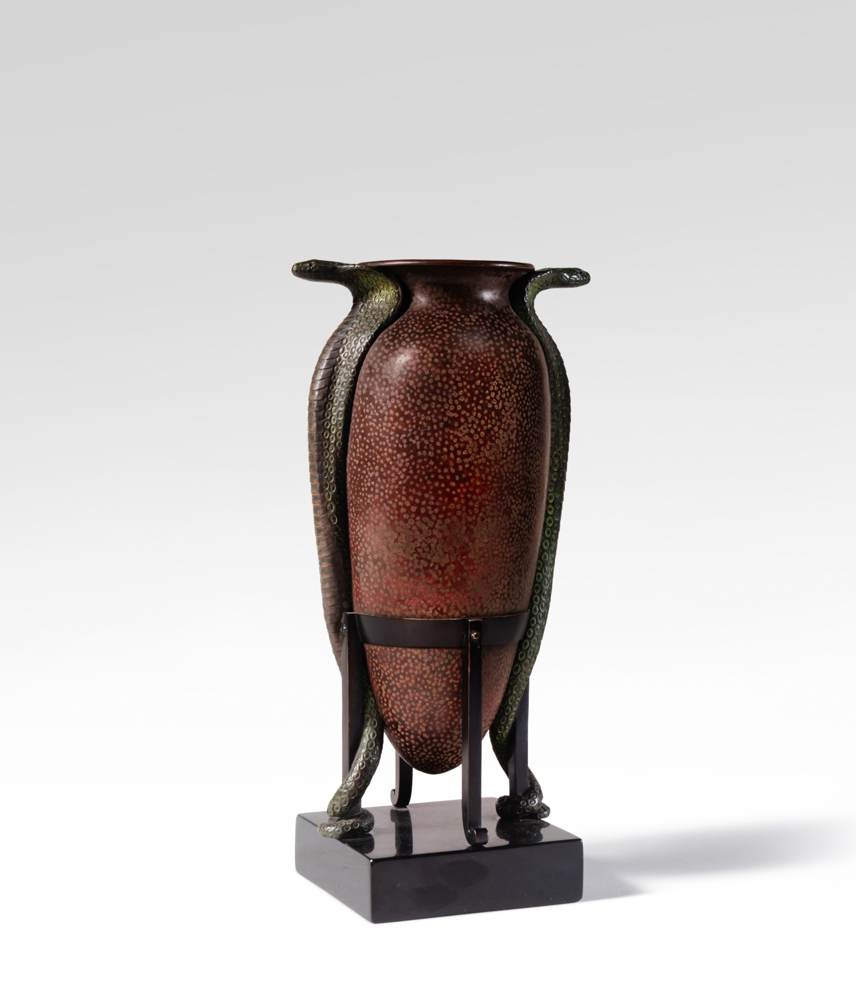 Vase aux serpents