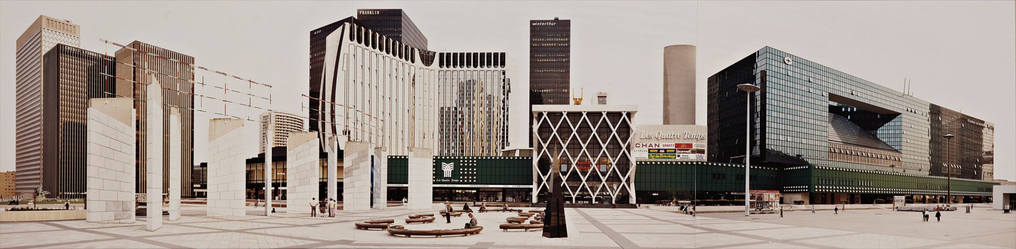 Andreas Gursky — La Défense, Panorama