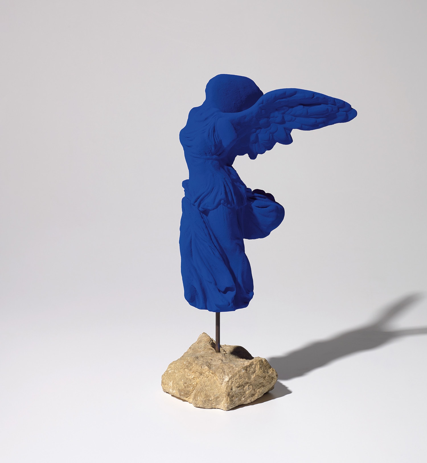 Yves Klein — La Victoire de Samothrace