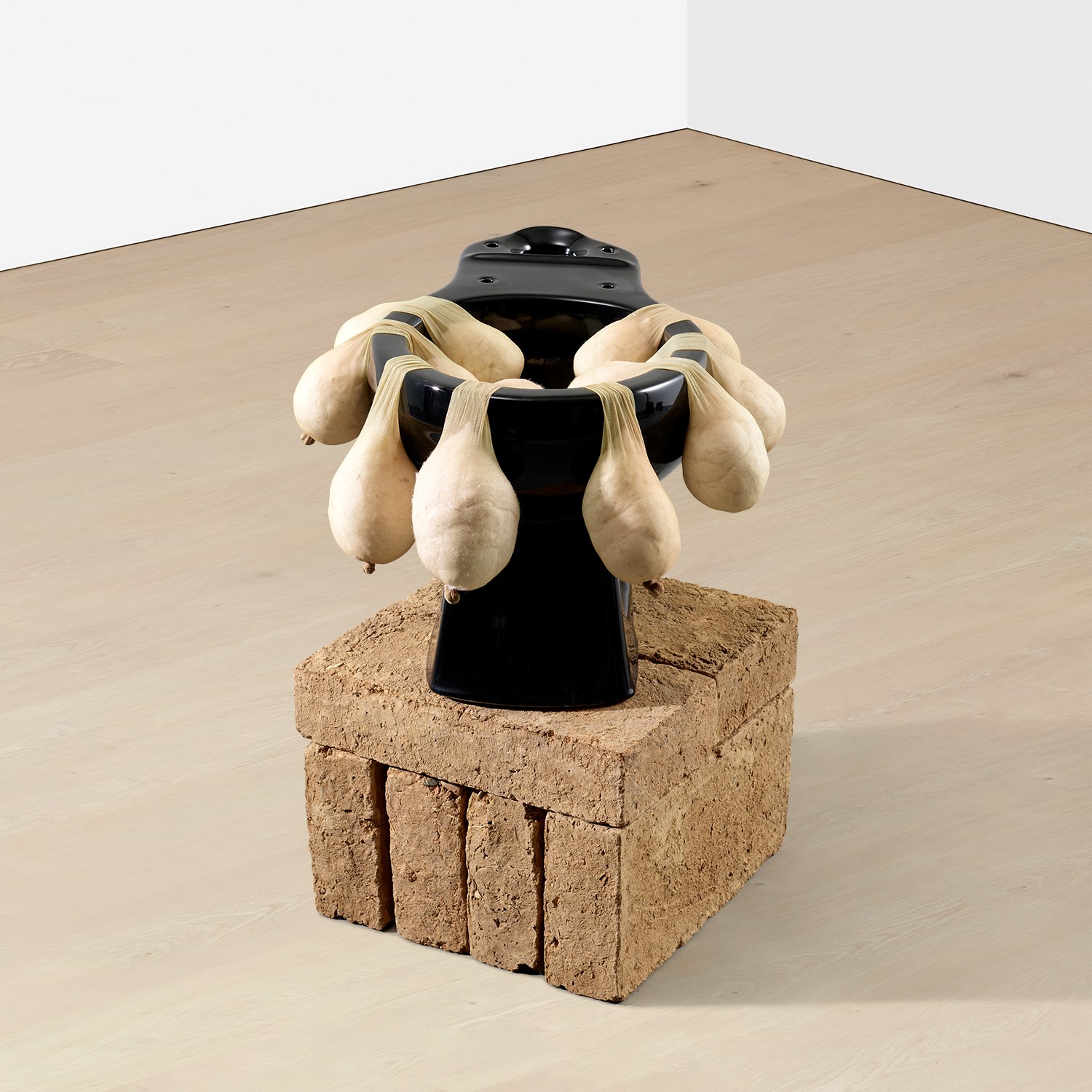 Sarah Lucas — Obsidiana