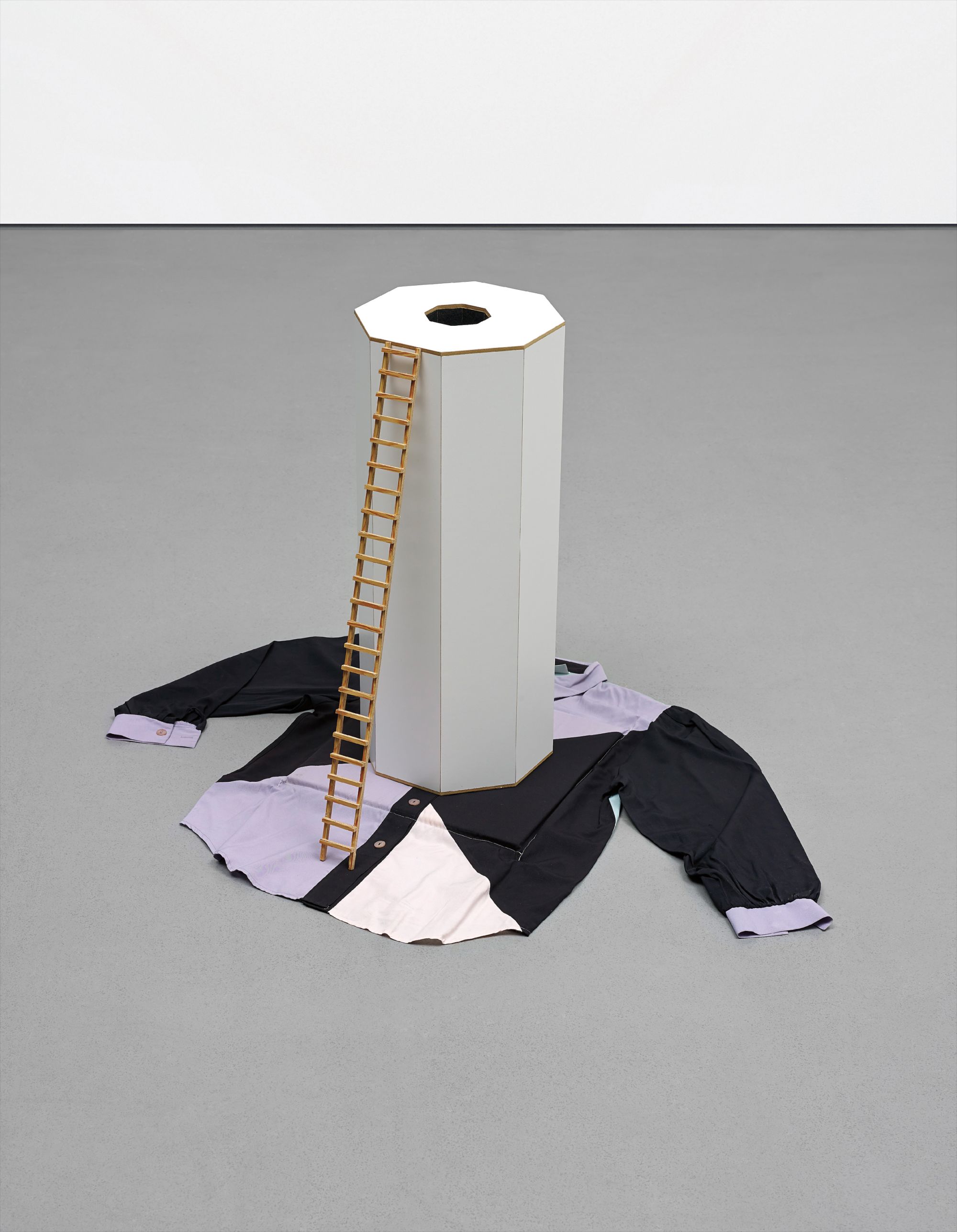 Bryan Hunt — Cairn #IV