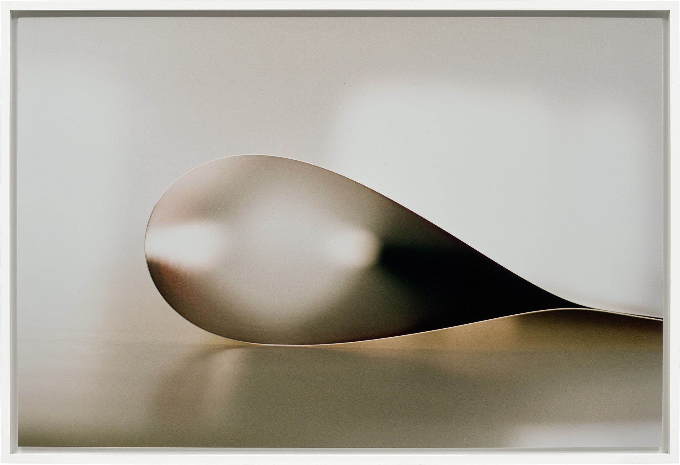 Wolfgang Tillmans — Paper Drop (light)