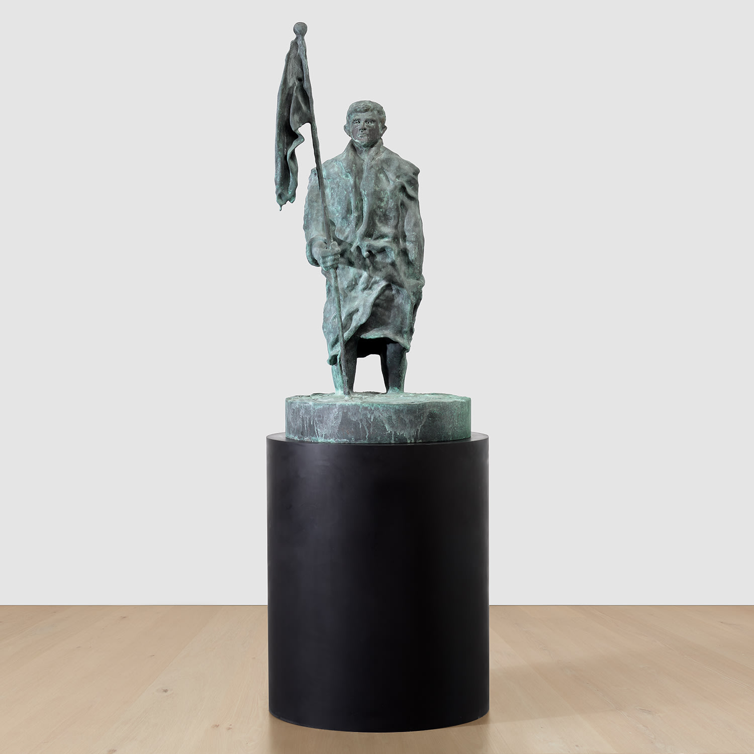 Thomas Schütte — Mann mit Fahne (M 1:5)