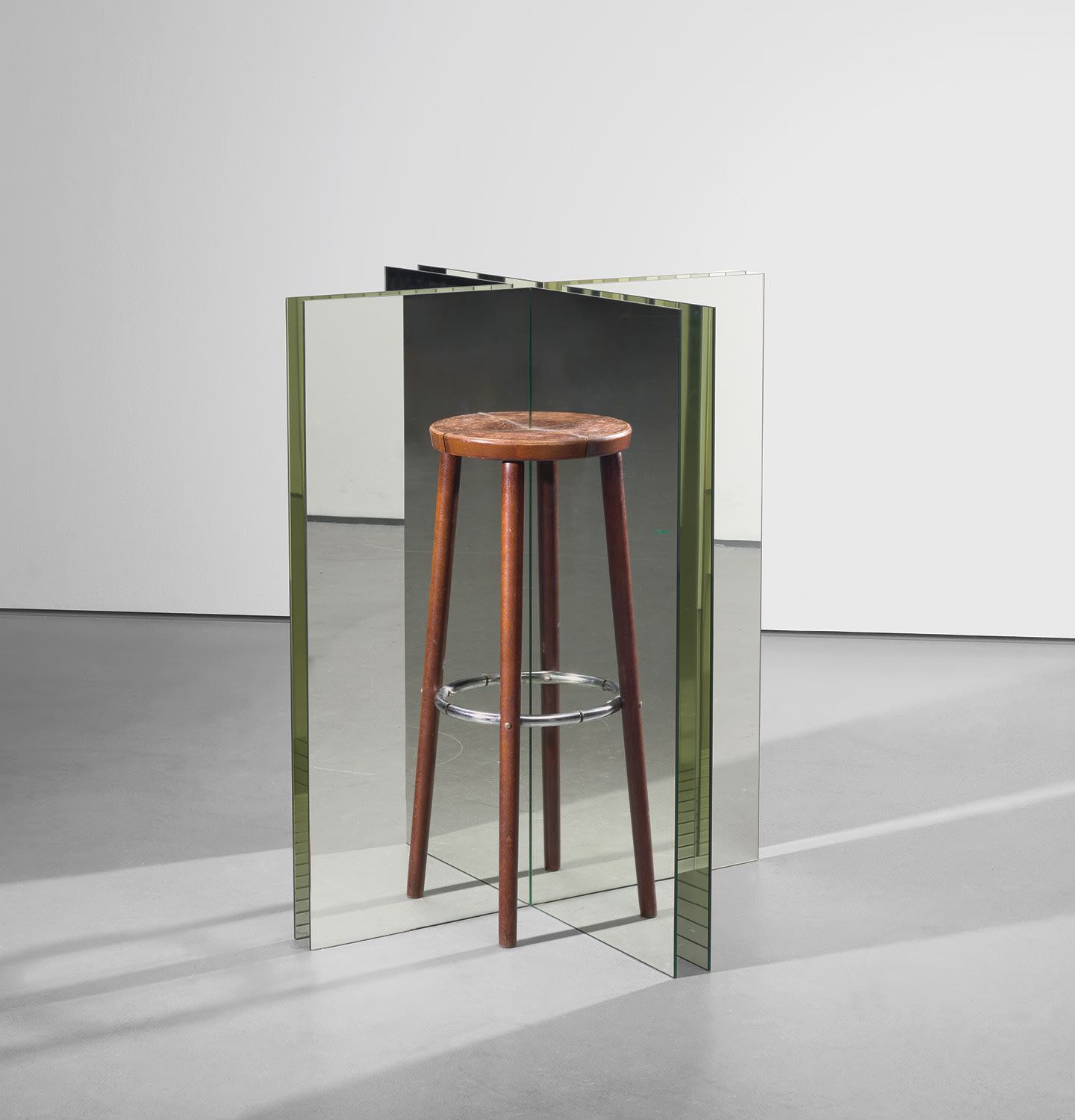 Totum Pro Parte (Ein Hocker ist ein Bild)