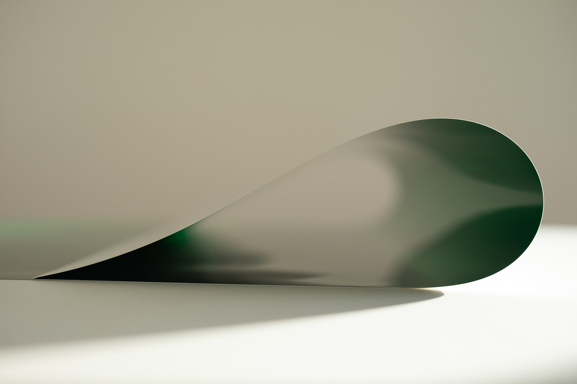 Wolfgang Tillmans — paper drop (green)