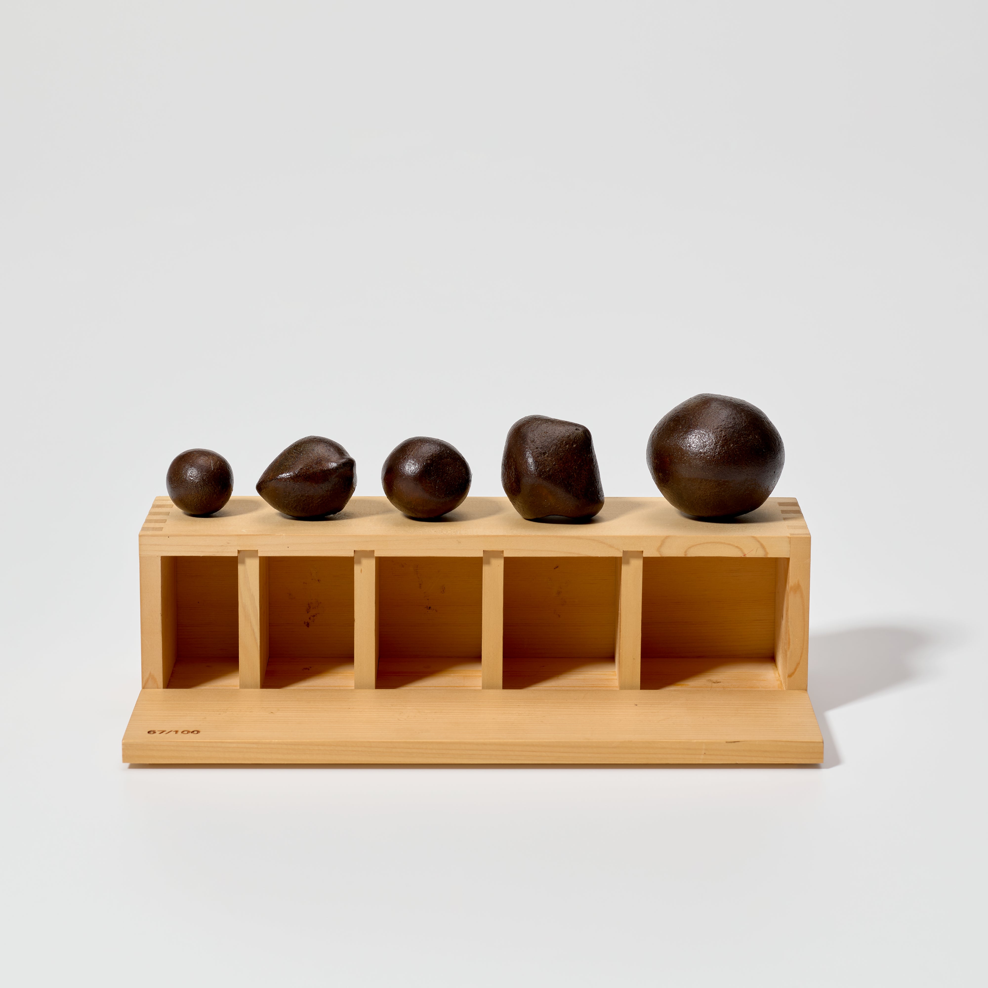 Antony Gormley — Handstones