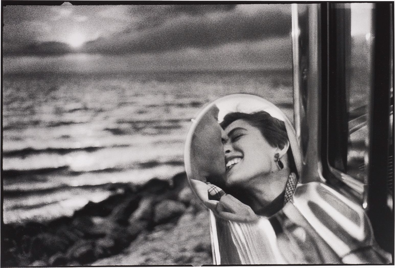 Elliott Erwitt — California Kiss