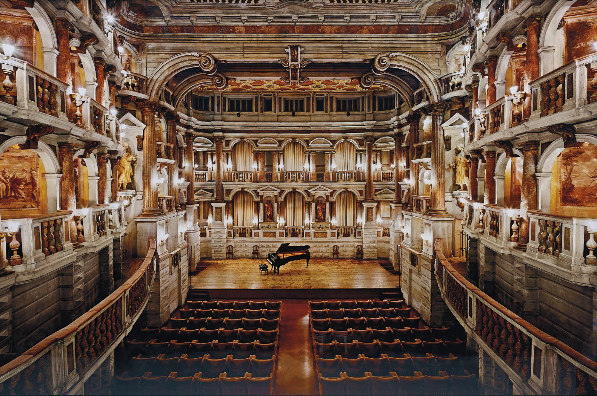 Bibiena Theatre, Mantova