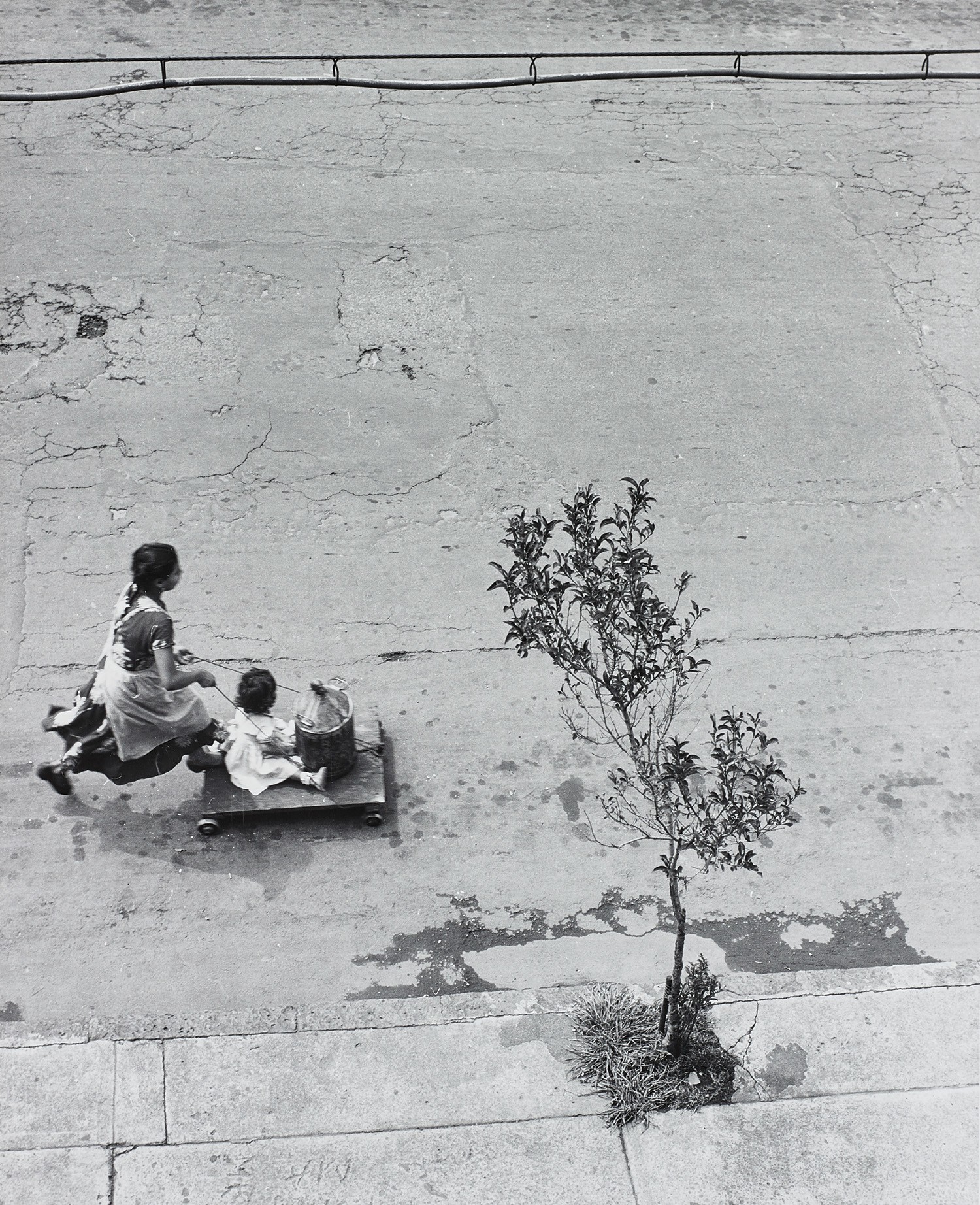 Manuel Álvarez Bravo — Un Cuarto Para Las Doce (A Quarter Past Twelve)