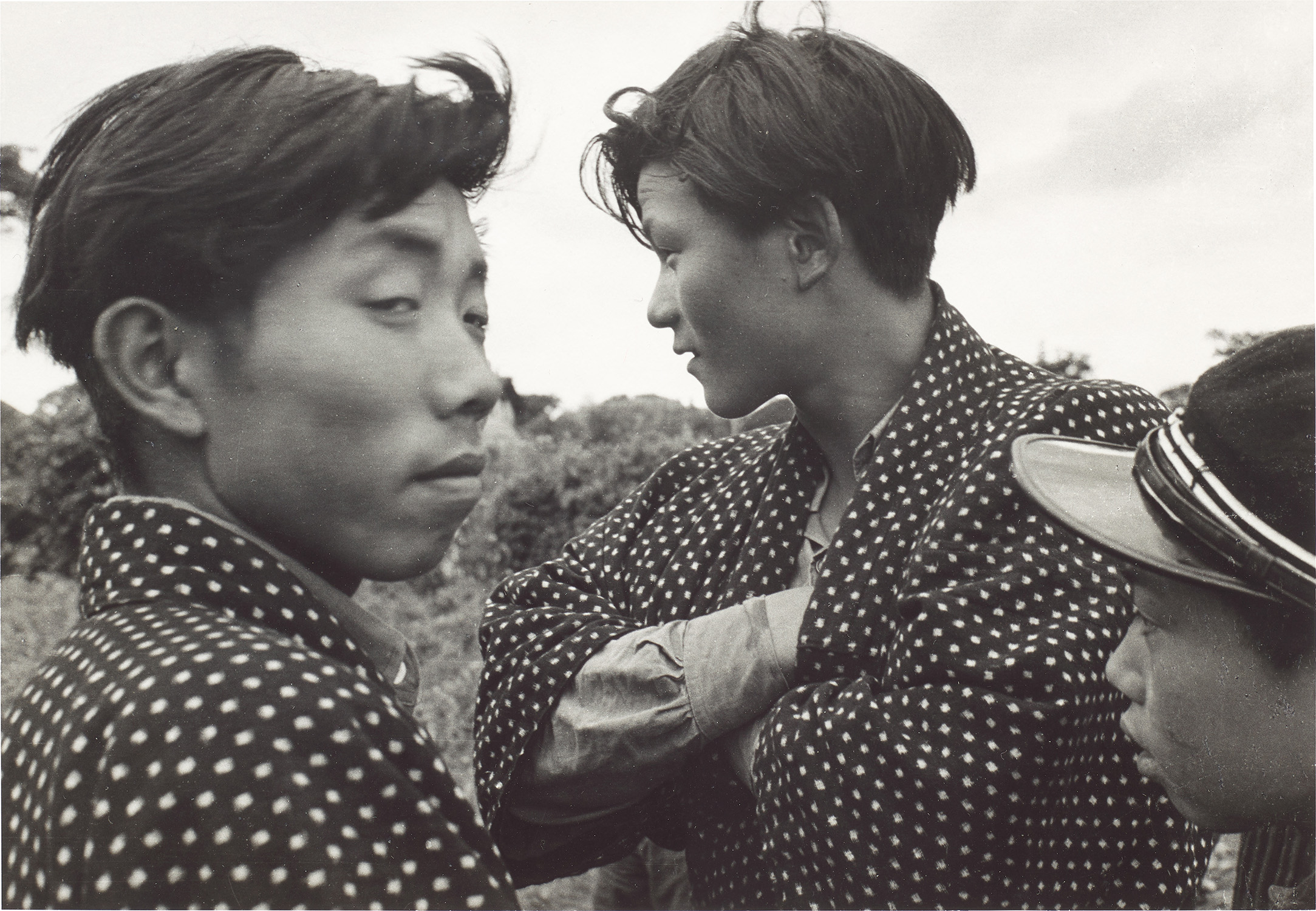 木村伊兵衛 Ihei Kimura — 青年、秋田市仁井田 Young Men, Niida, Akita City