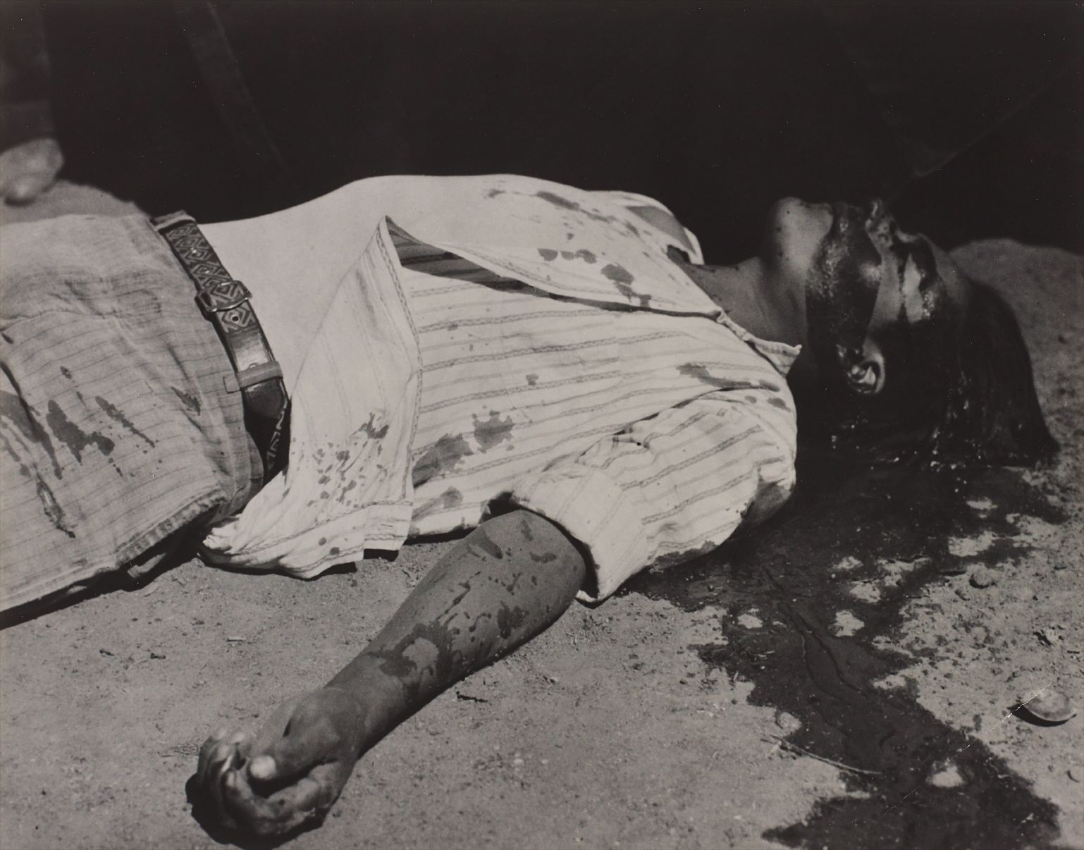 Manuel Álvarez Bravo — Obrero en Huelga, Asesinado (Striking Worker, Assassinated)