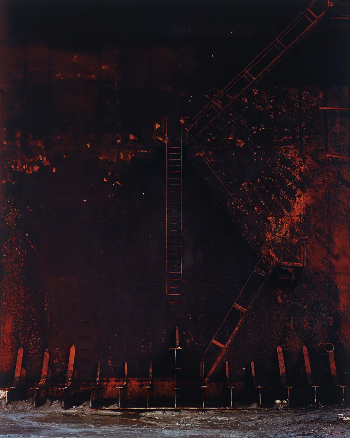 Edward Burtynsky — Shipbreaking #38, Chittagong, Bangladesh