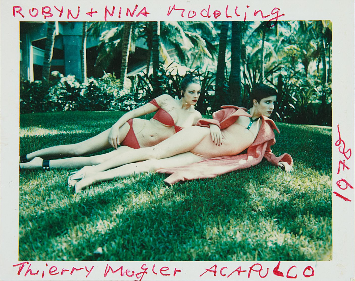 Helmut Newton — Robyn & Nina modelling Thierry Mugler Maillots, Acapulco