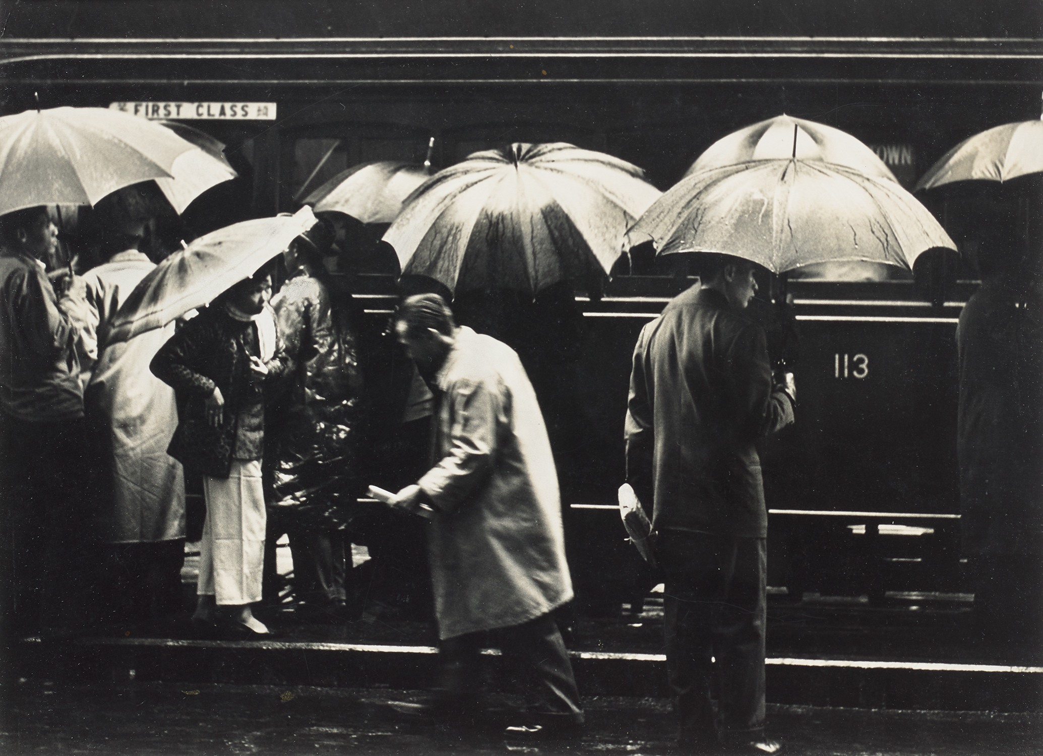 何藩 Fan Ho — It's Raining