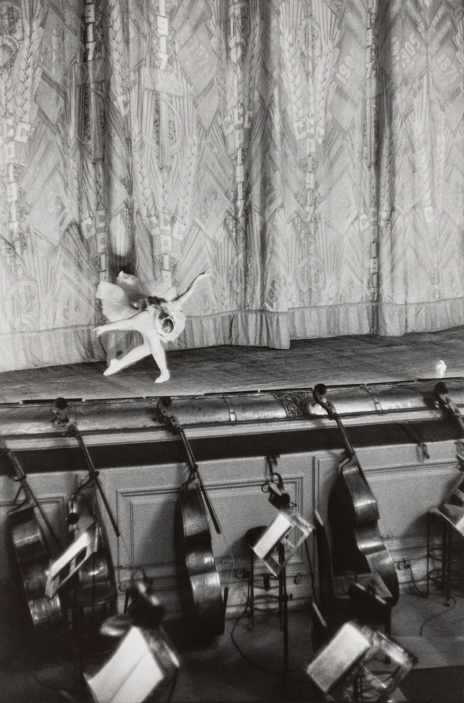 Henri Cartier-Bresson — Swan Lake, Bolshoi Theatre, Moscow