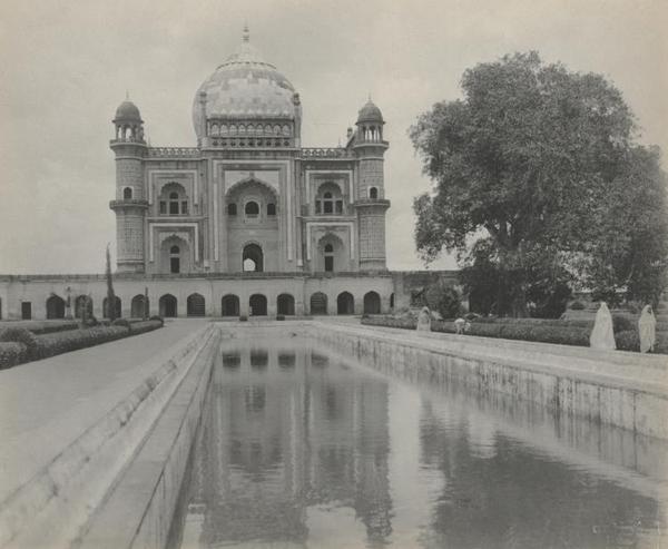 Saftar Jung Tomb, Delhi