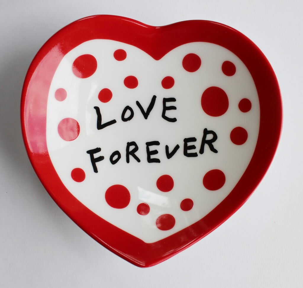 Yayoi Kusama — Love Forever (VIP Red Edition)