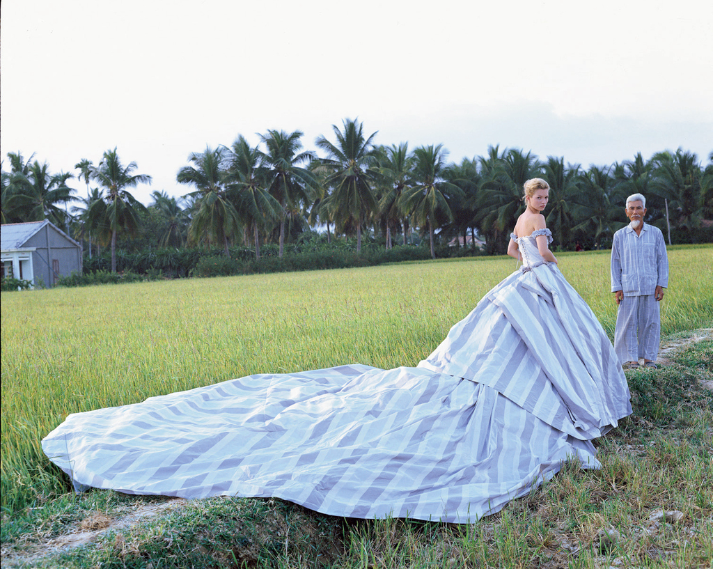 Bruce Weber — Kate Moss, Vietnam (E039-14-15)